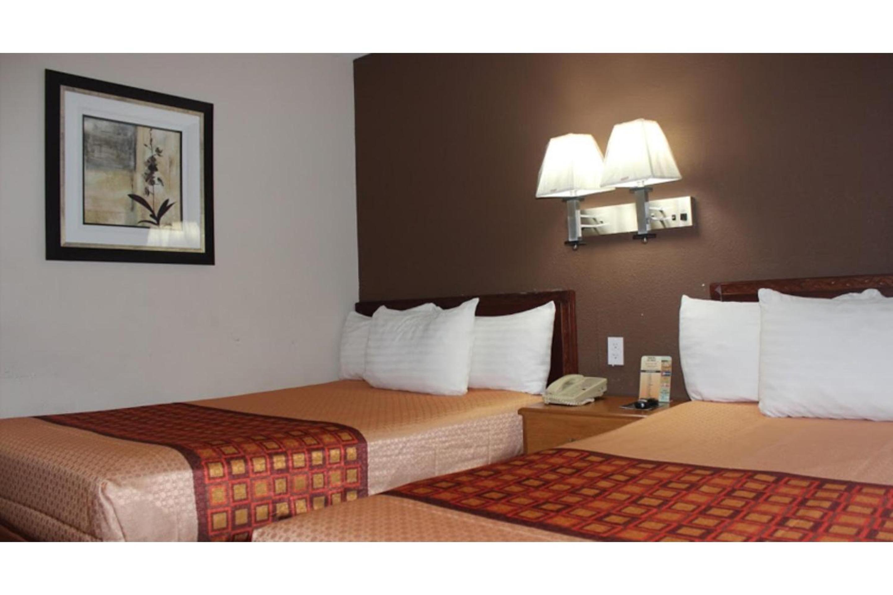 2 Full Beds Non-Smoking - Photo 5