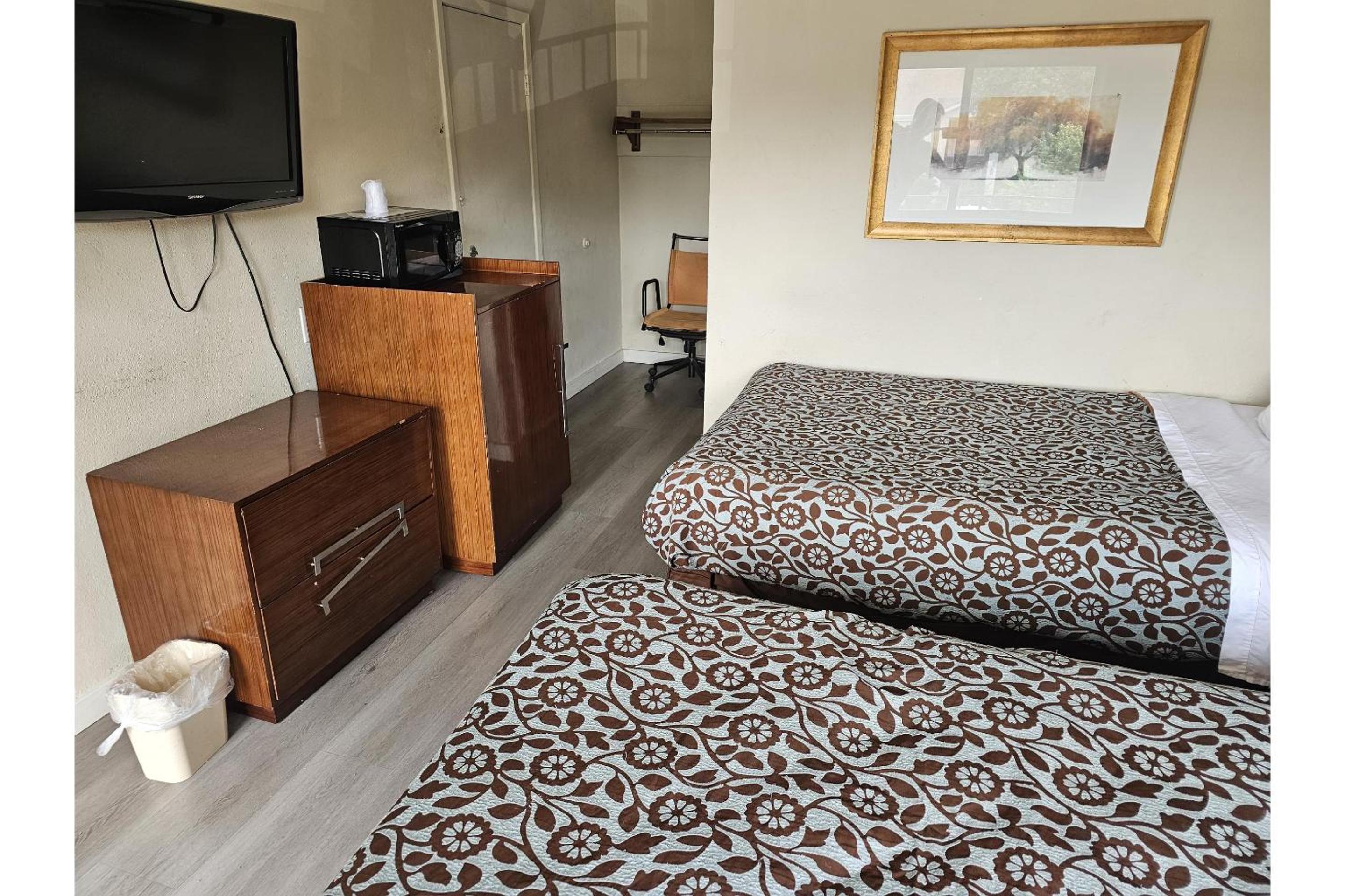 2 Full Beds Non-Smoking - Photo 1