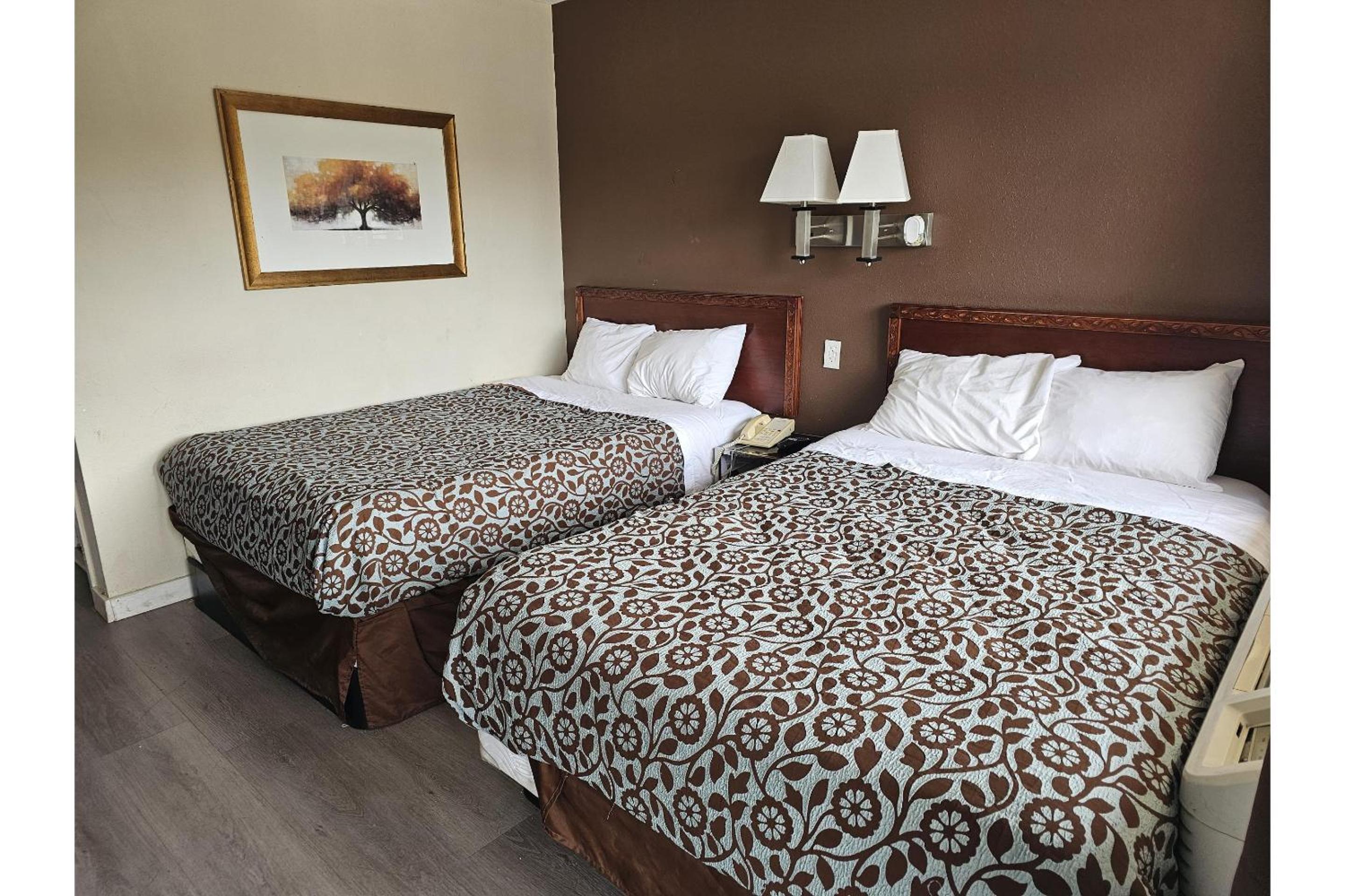 2 Full Beds Non-Smoking - Photo 4
