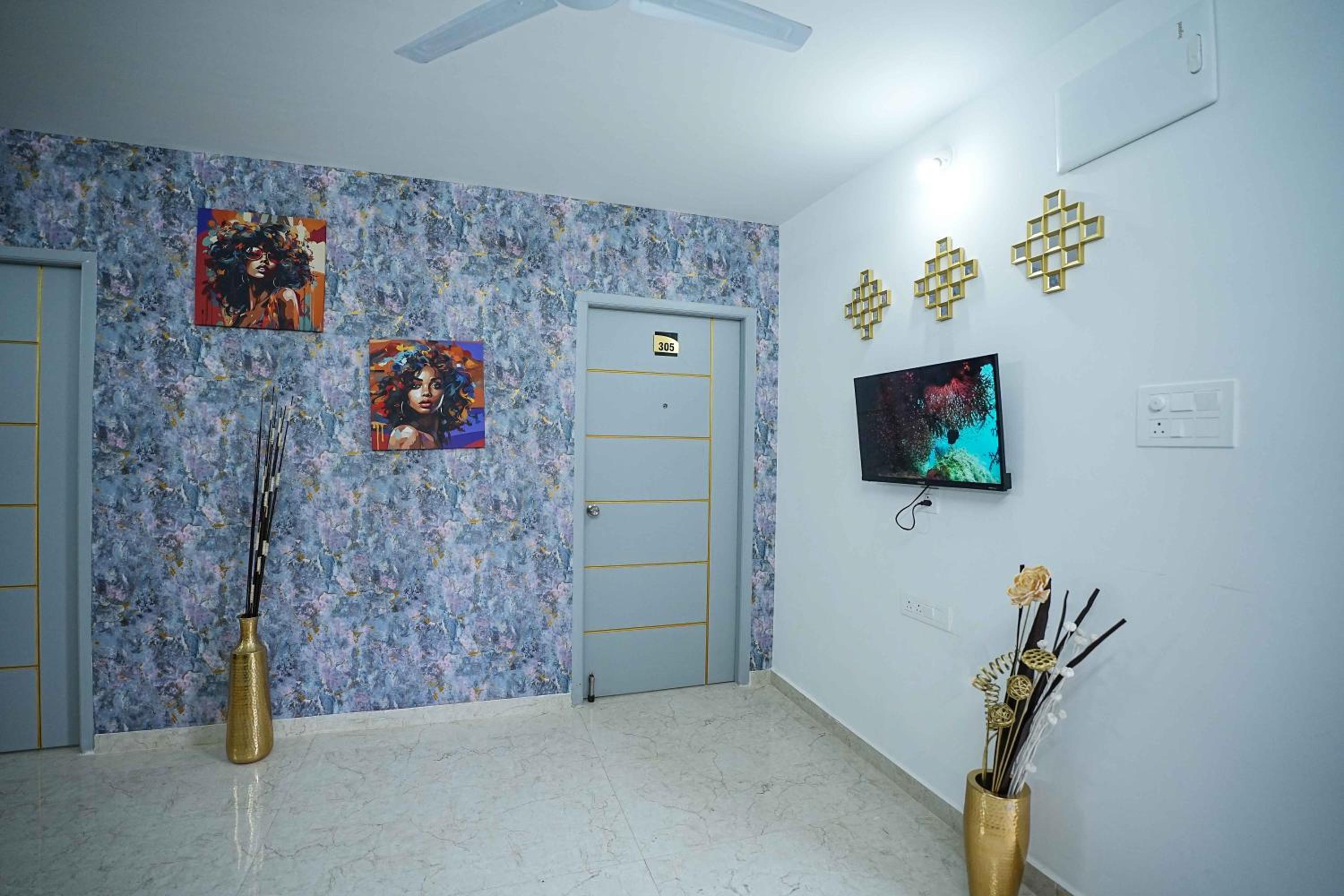 Two-Bedroom Apartment - Photo 2