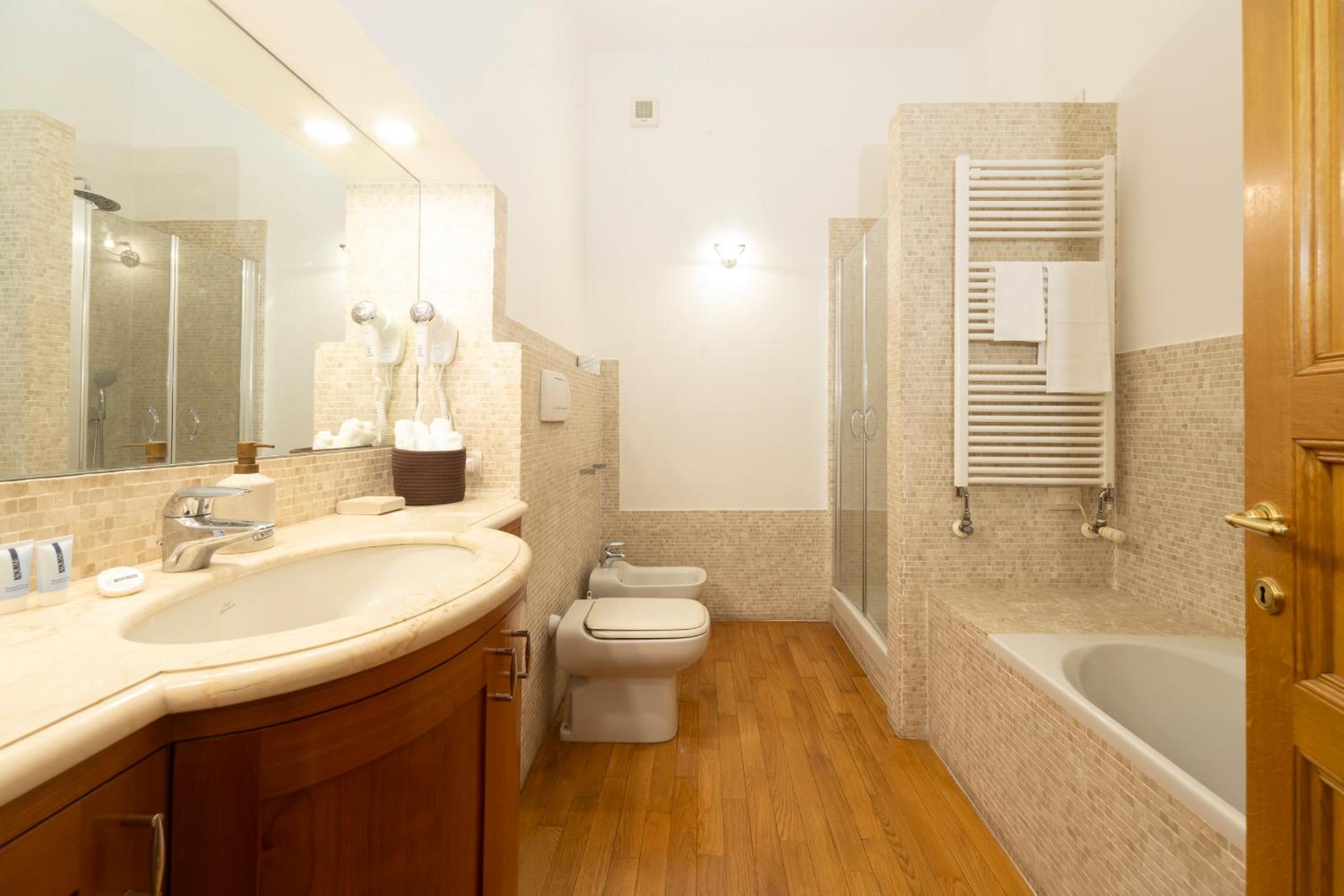 Deluxe Family Suite photo 2