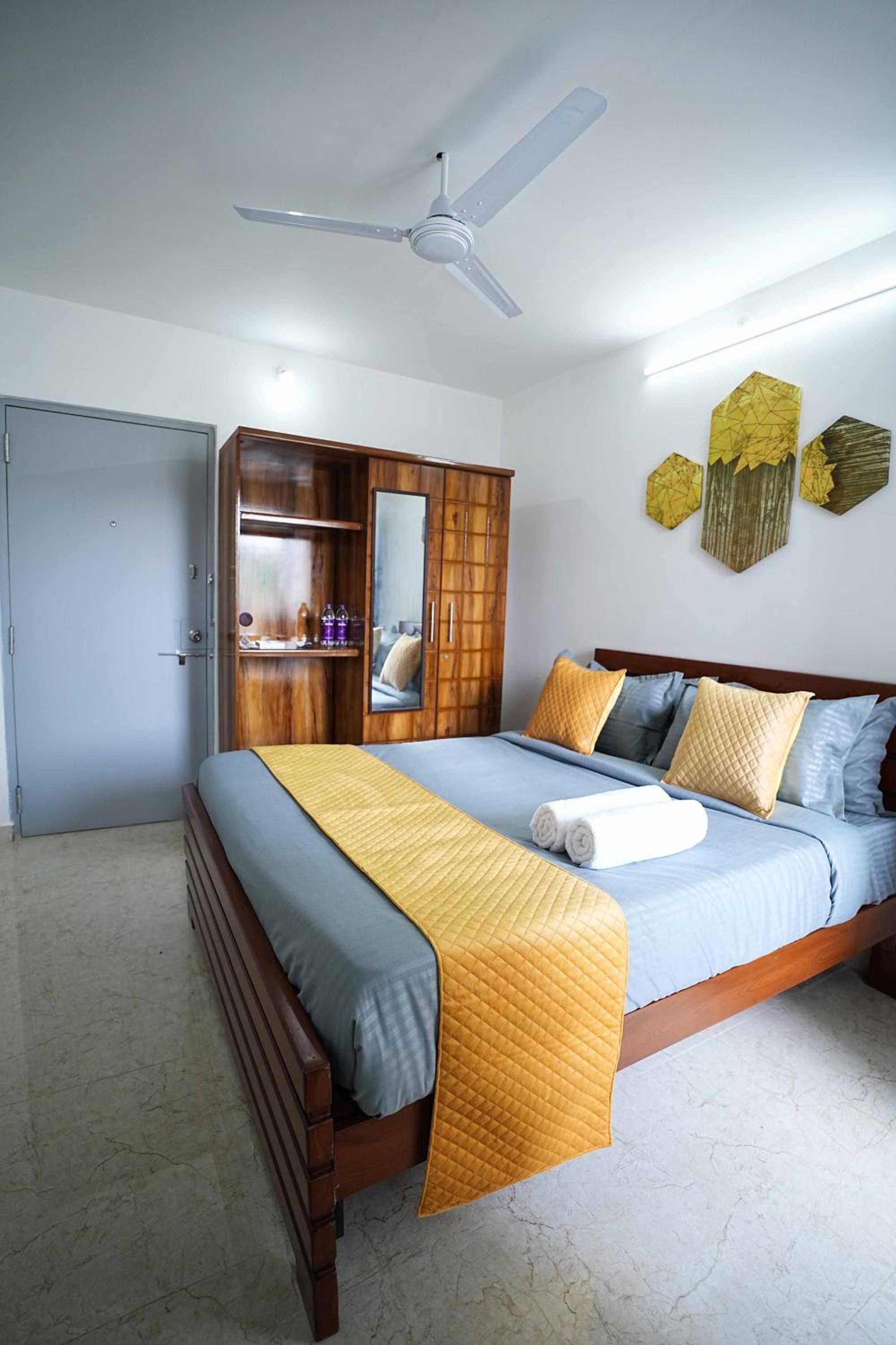 Two-Bedroom Apartment - Photo 13