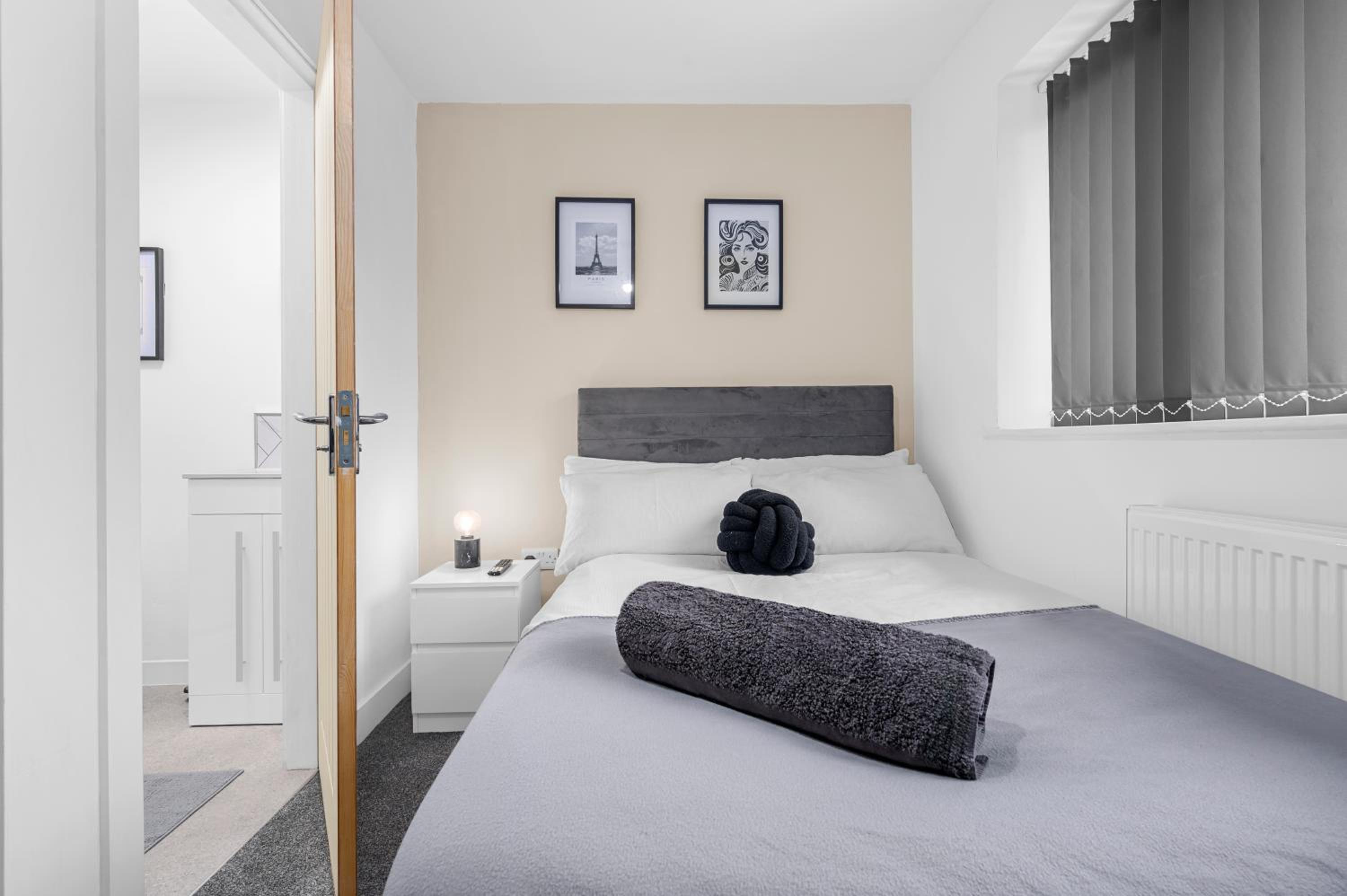 Double Room With Private Bathroom