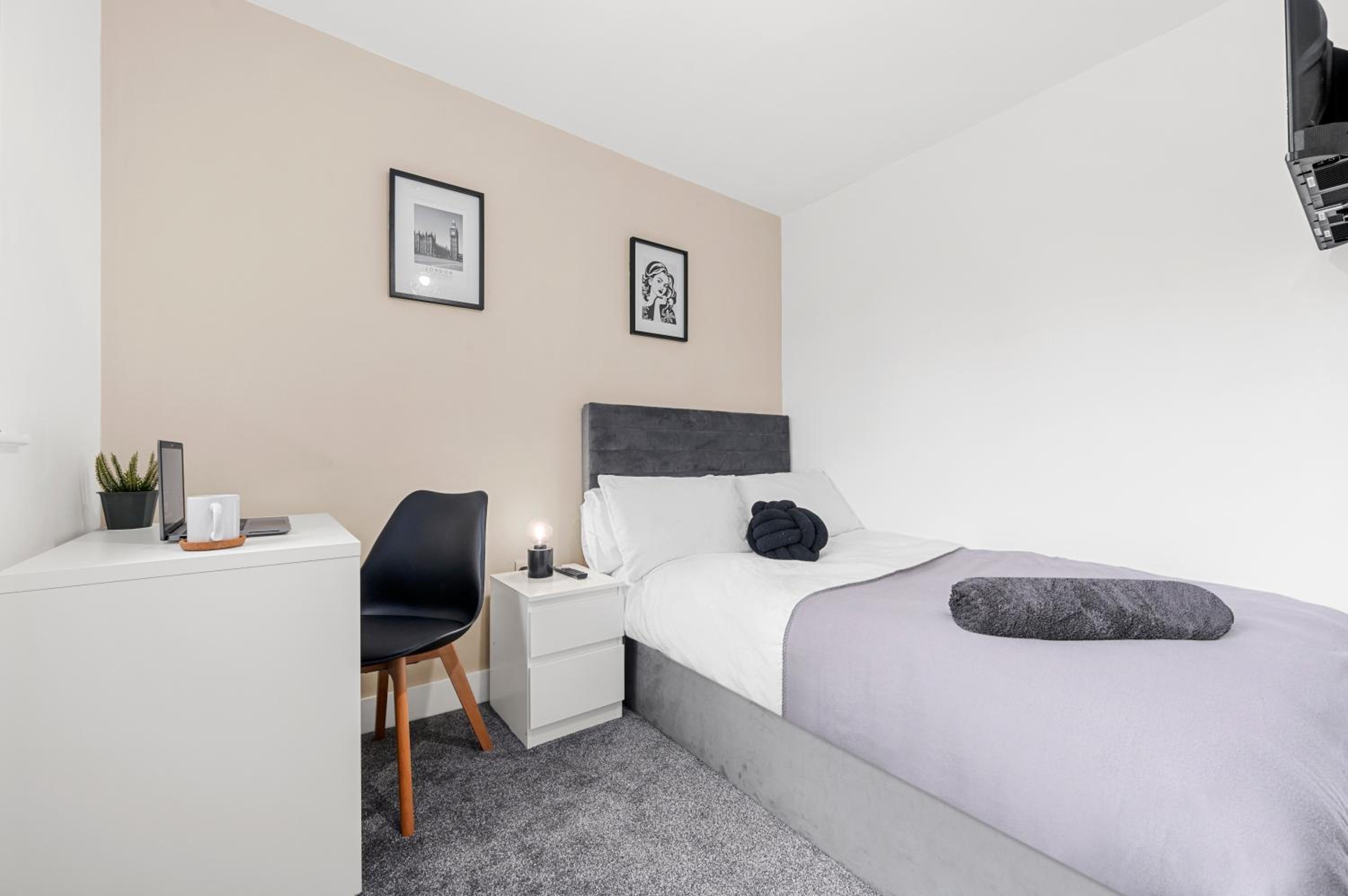 Deluxe Double Room With Shower