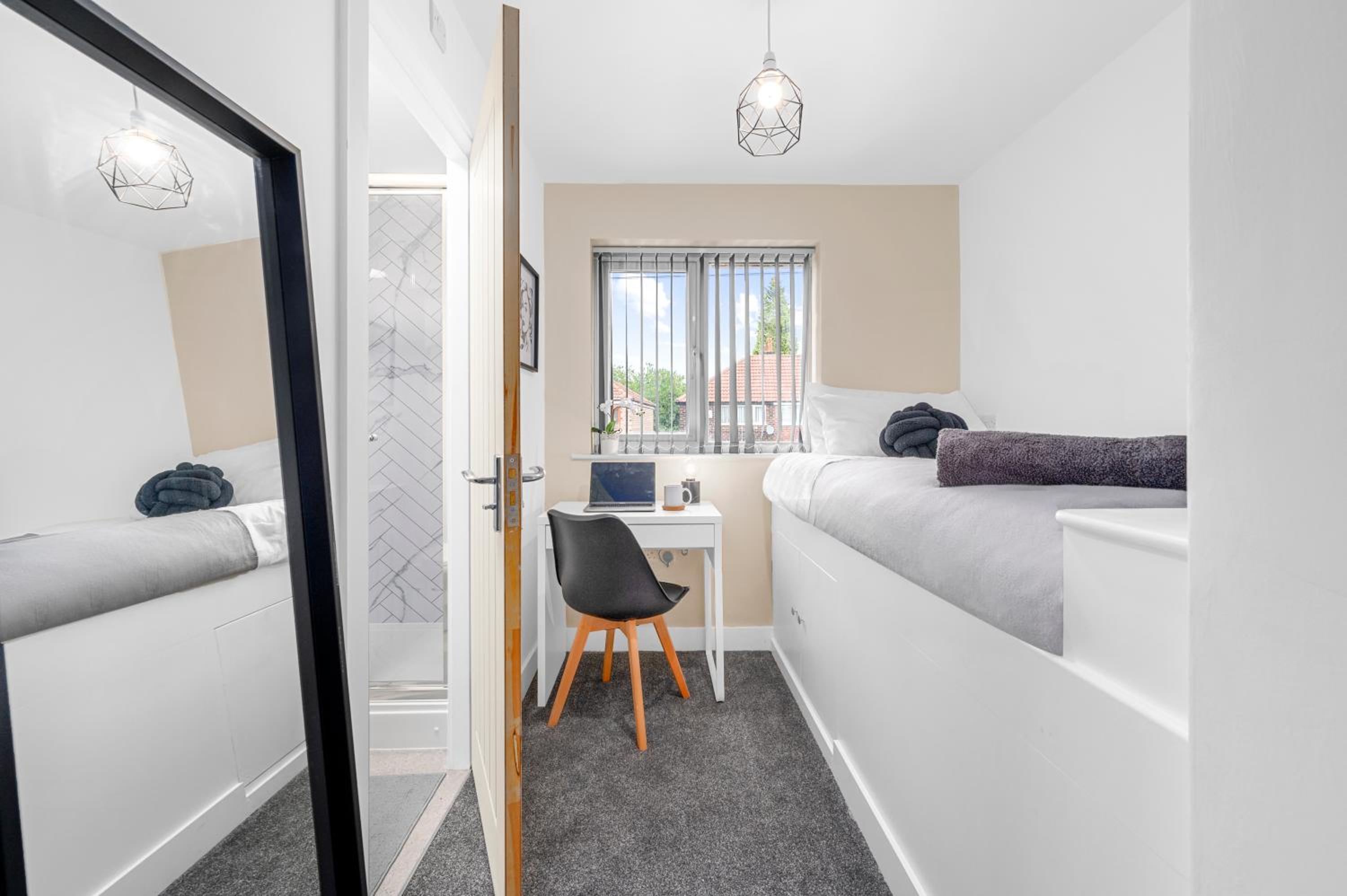 Single Room With Private Bathroom