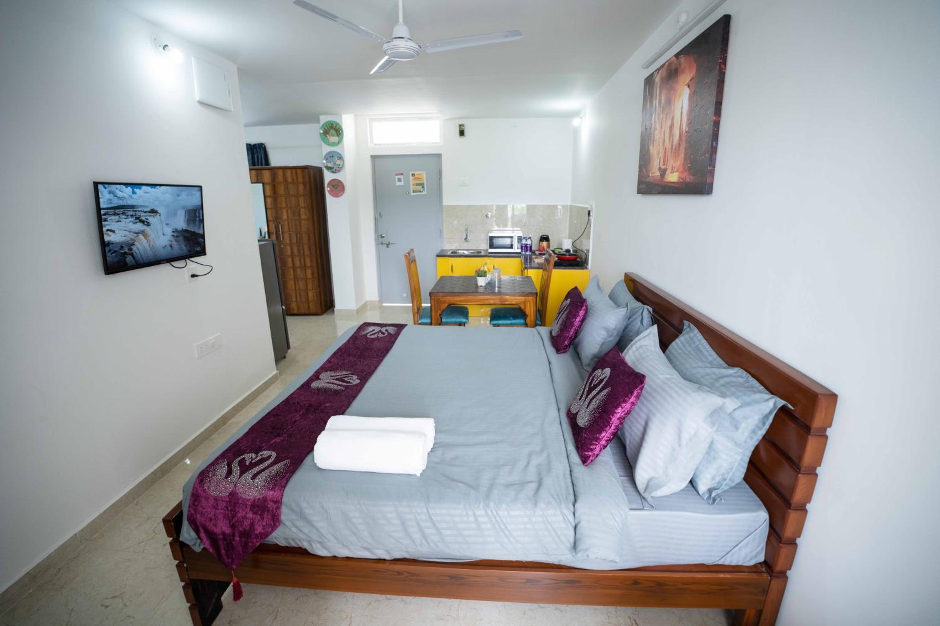 One-Bedroom Apartment - Photo 7