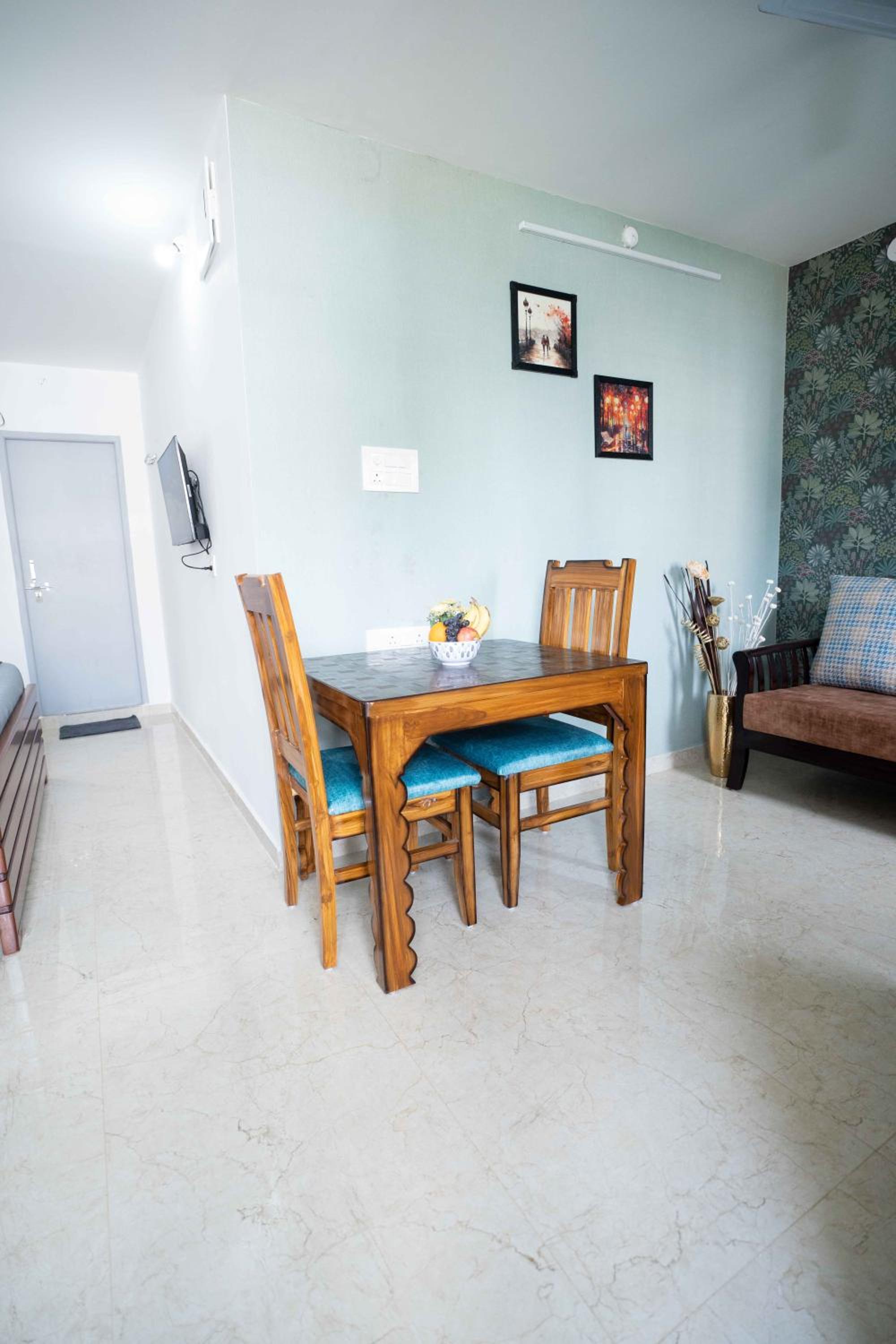 One-Bedroom Apartment - Photo 11