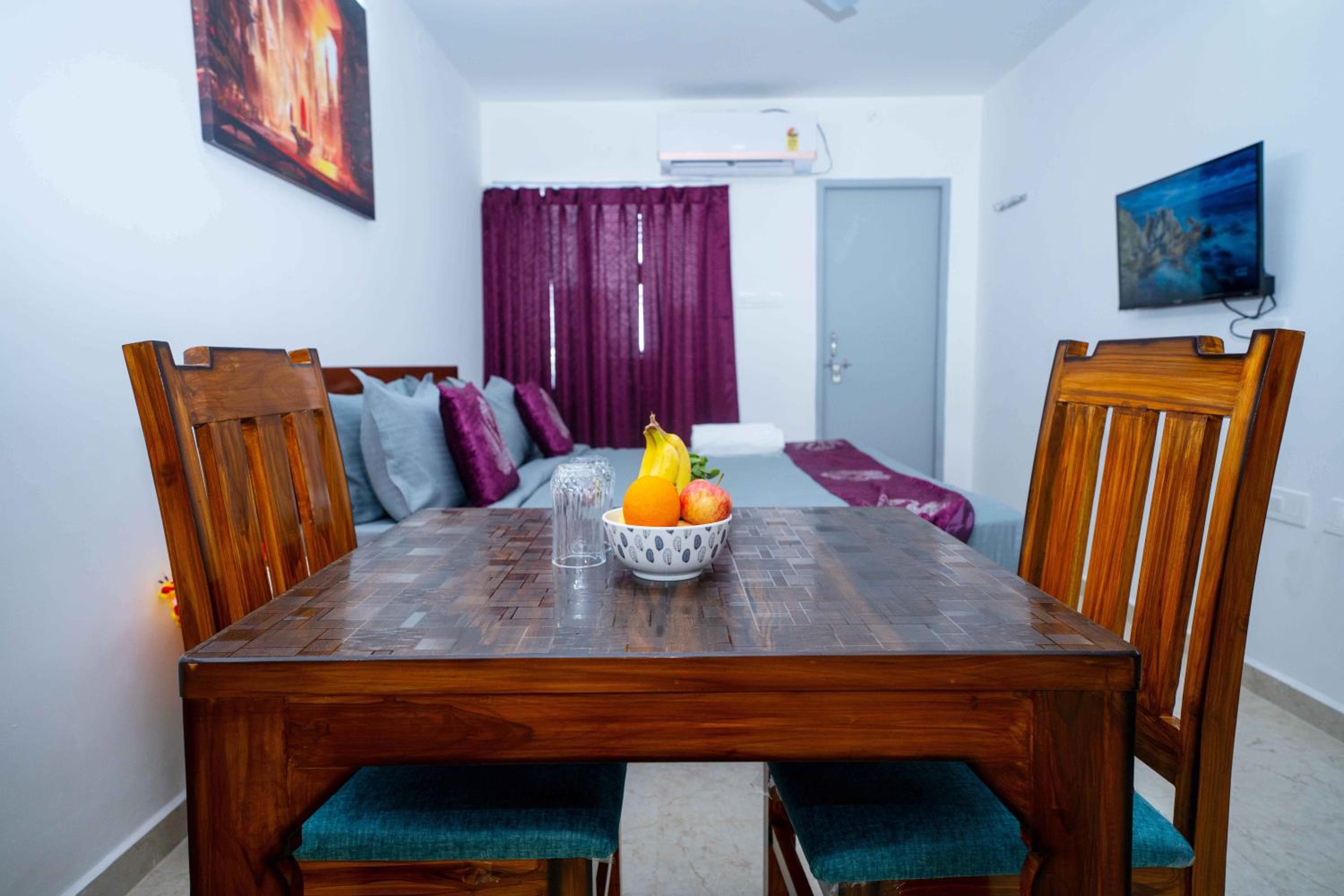One-Bedroom Apartment - Photo 4