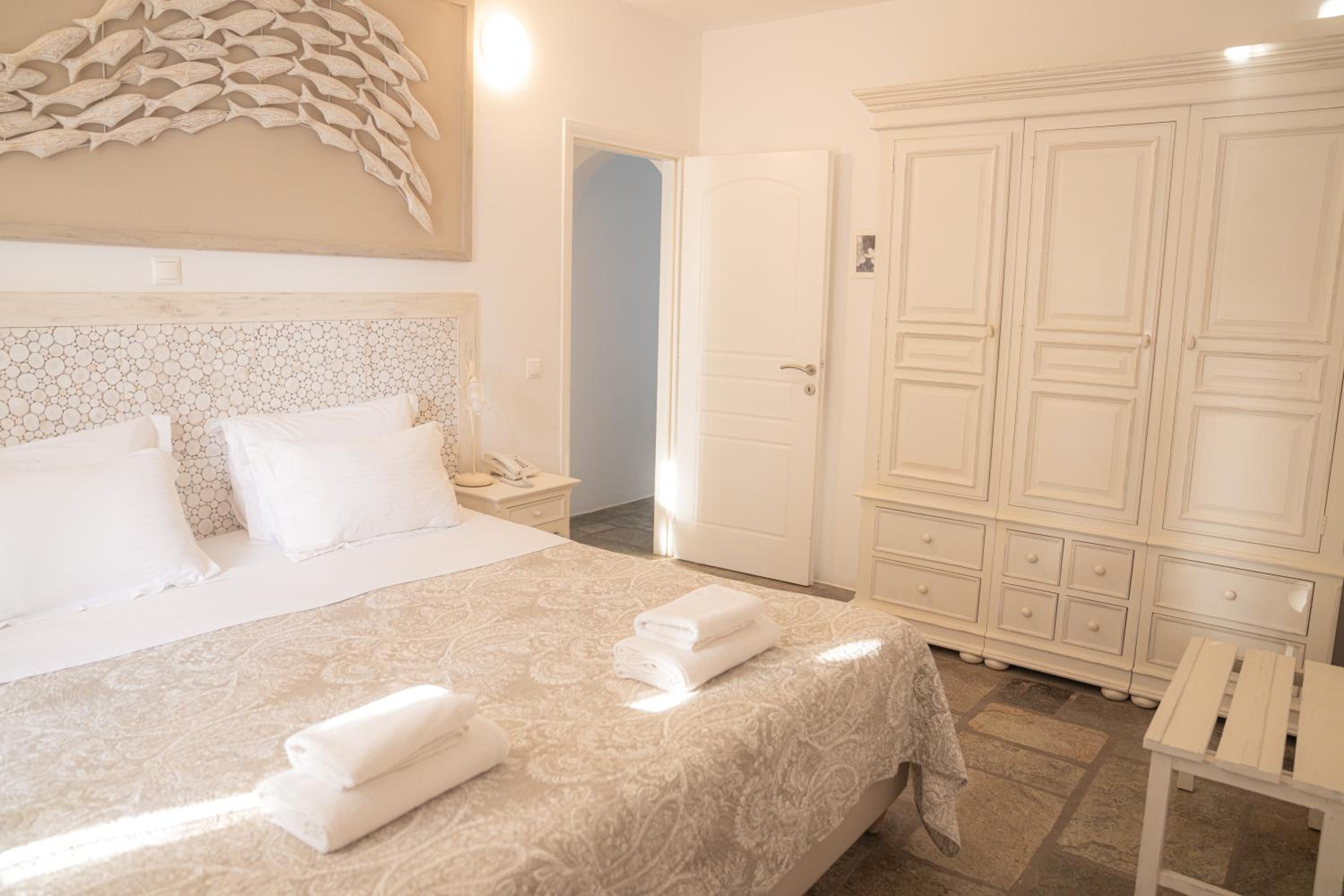 One-Bedroom Suite (2-3 Adults) 