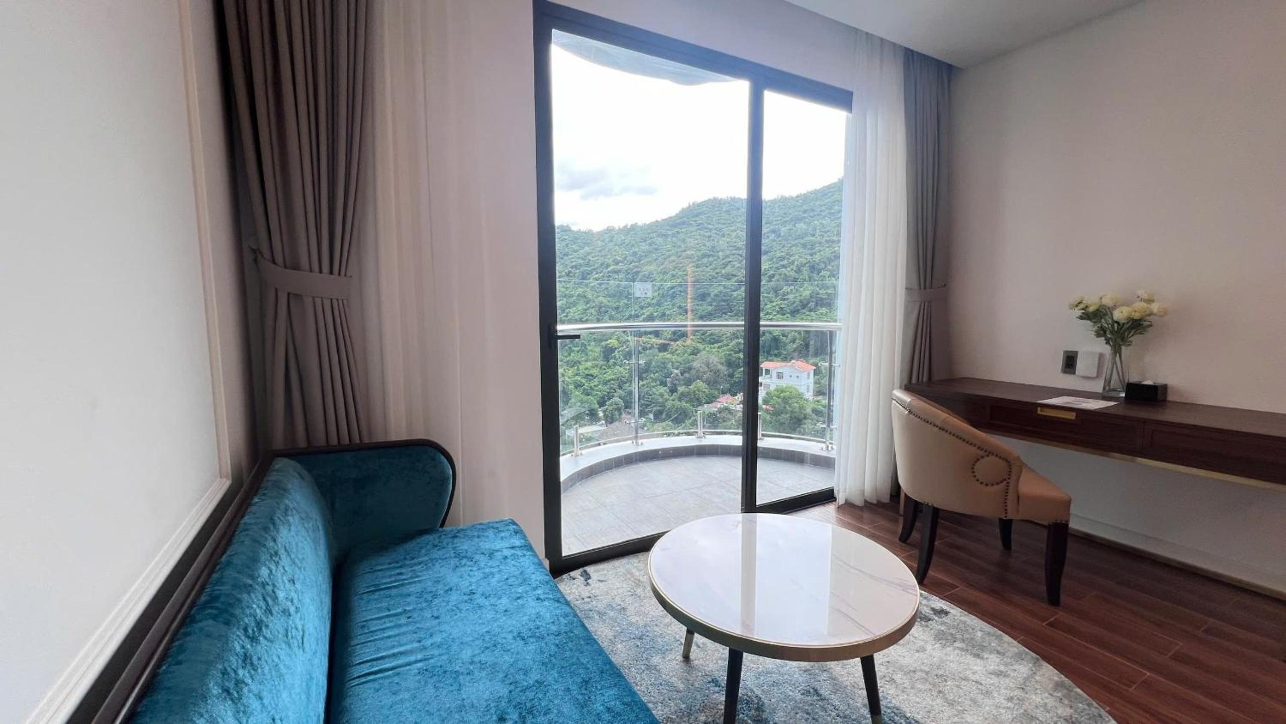 Deluxe Double Room with Balcony photo 2