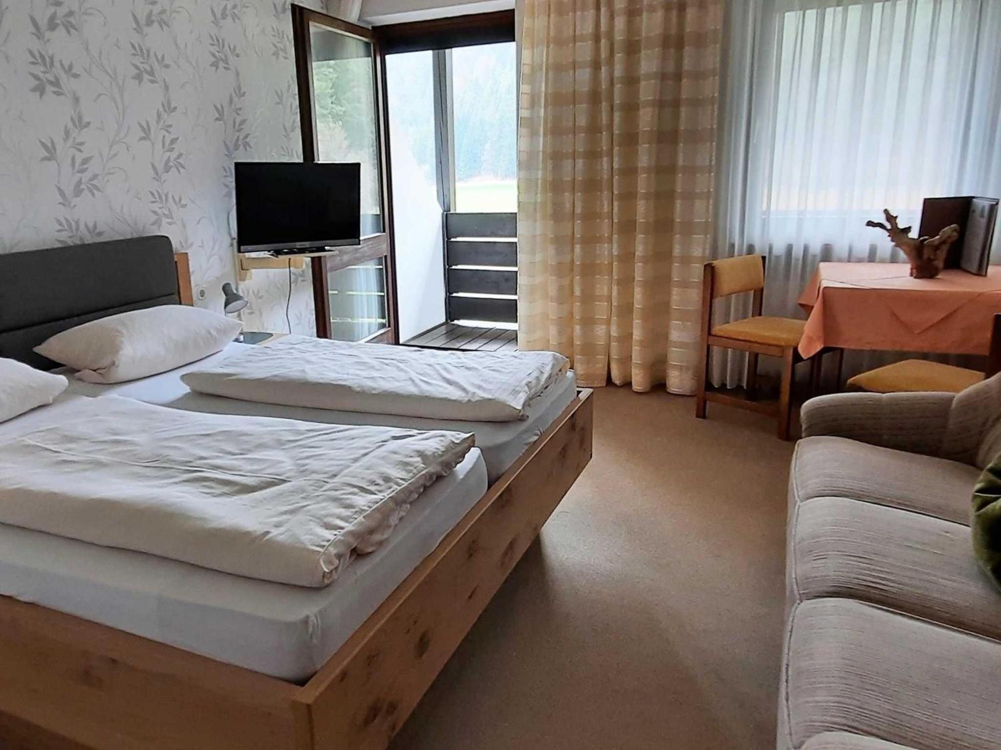 Double Room with Private Bathroom photo 3