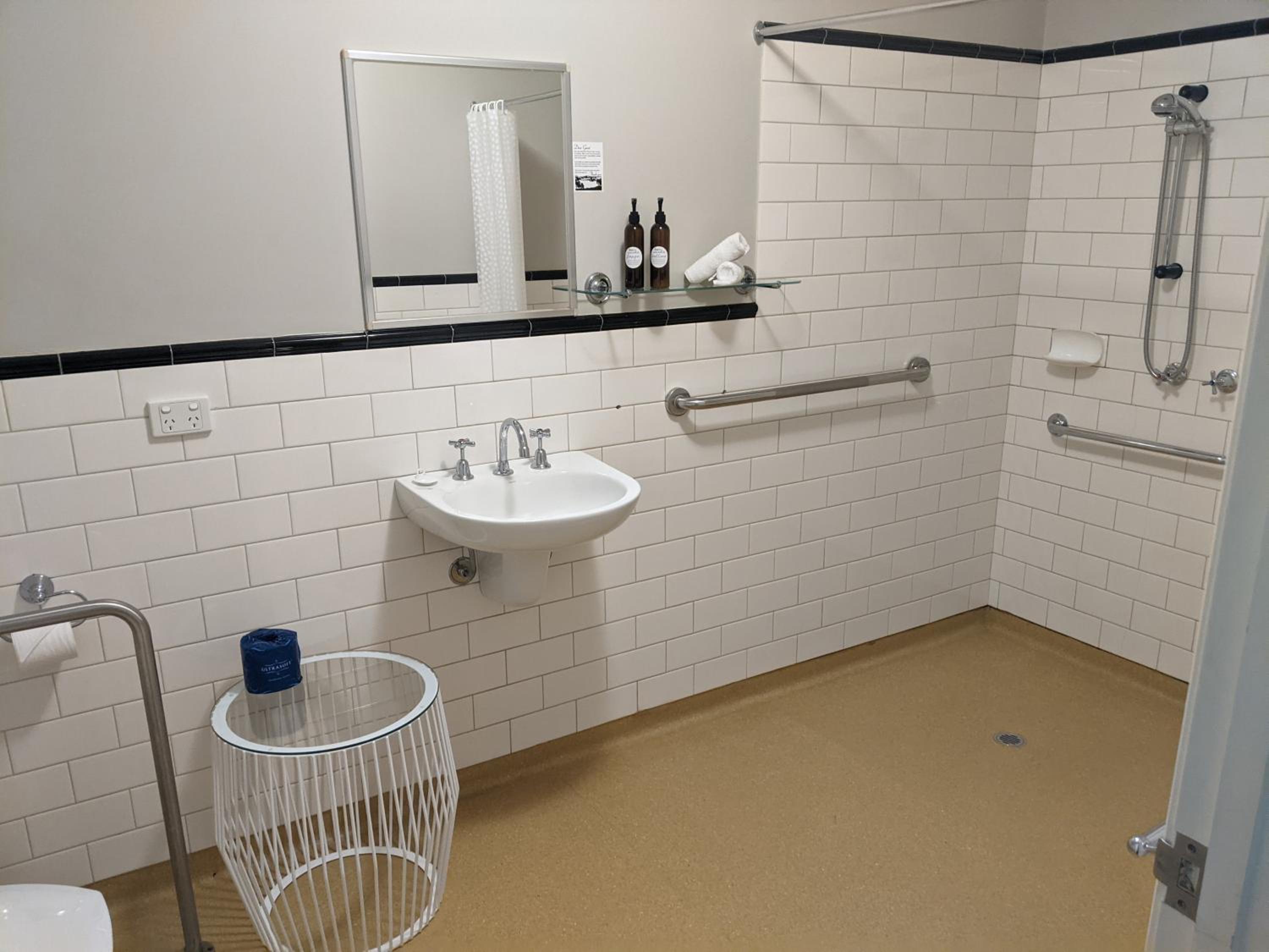 Standard Double or Twin Room photo 3