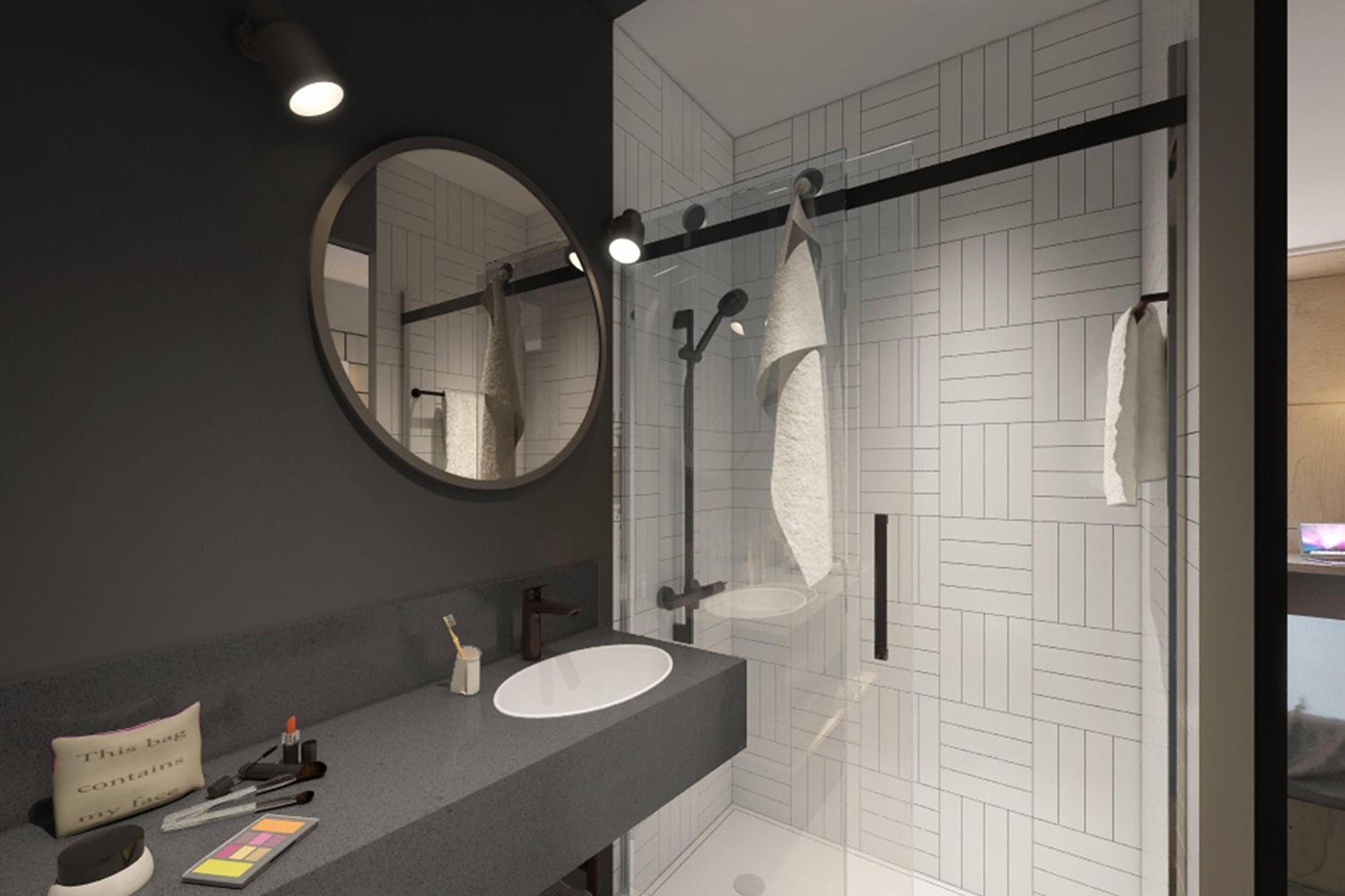 Moxy Queen Room