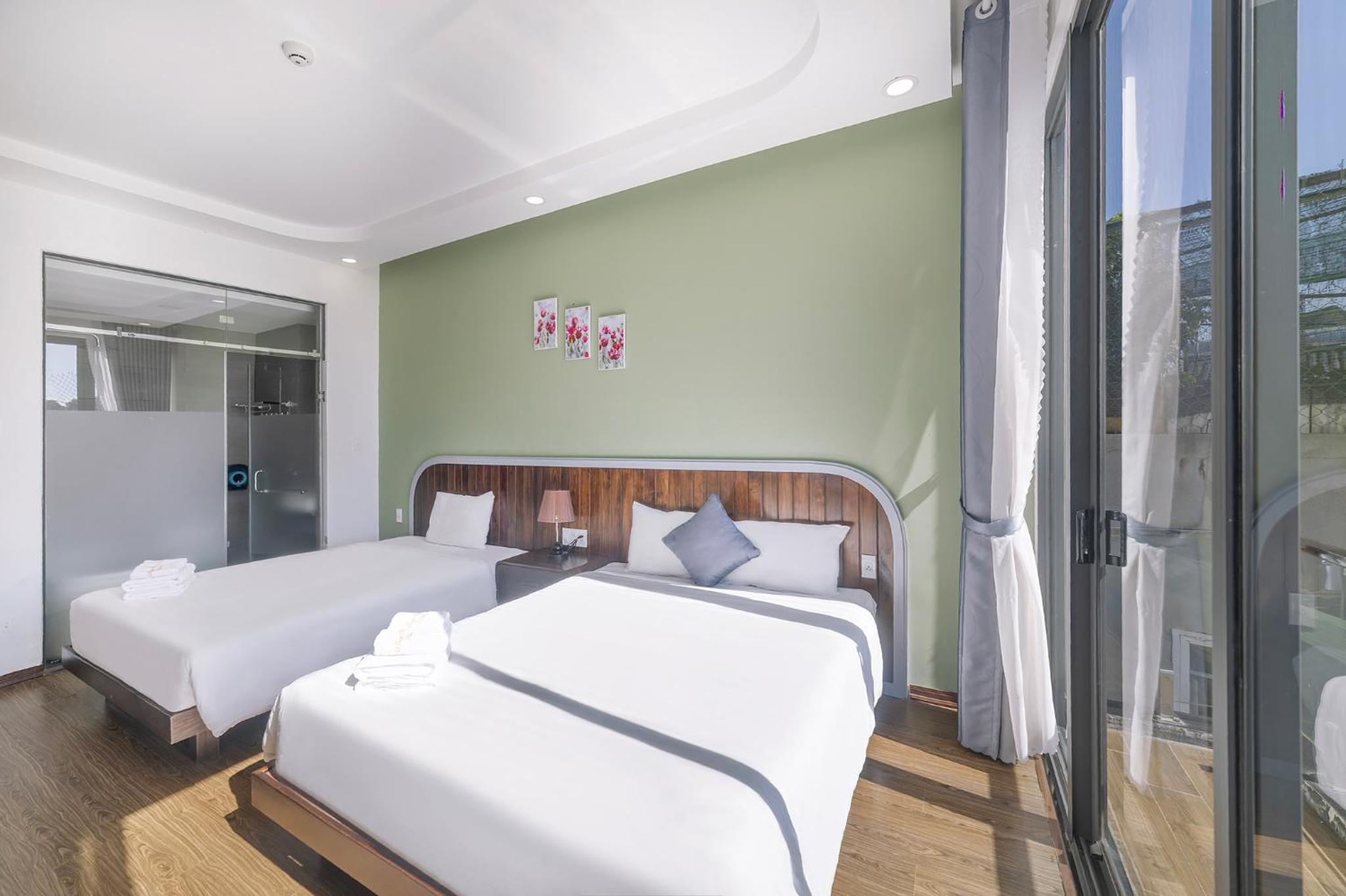 Triple Room with Balcony - Photo 3