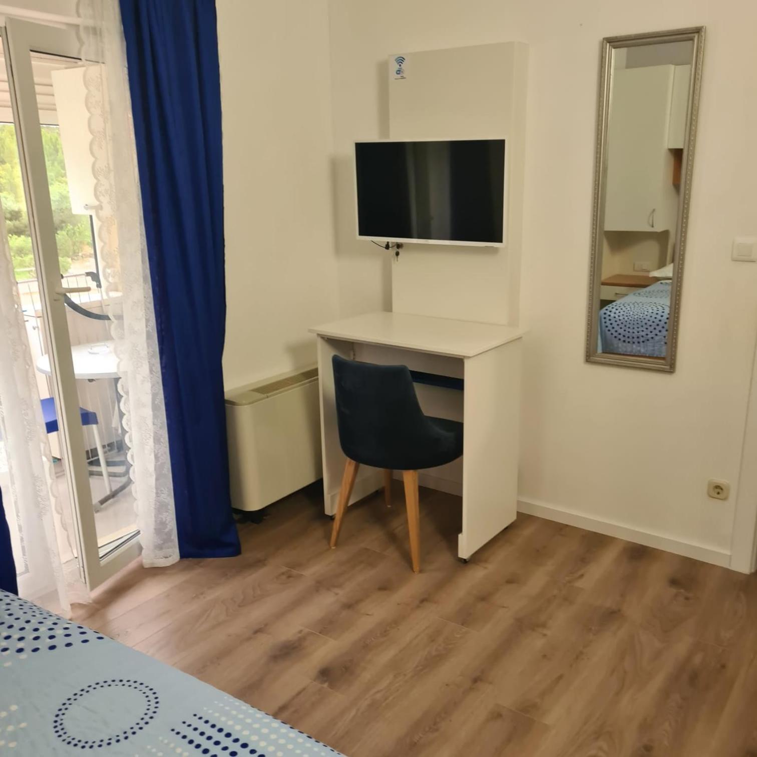 Studio Apartment photo 1