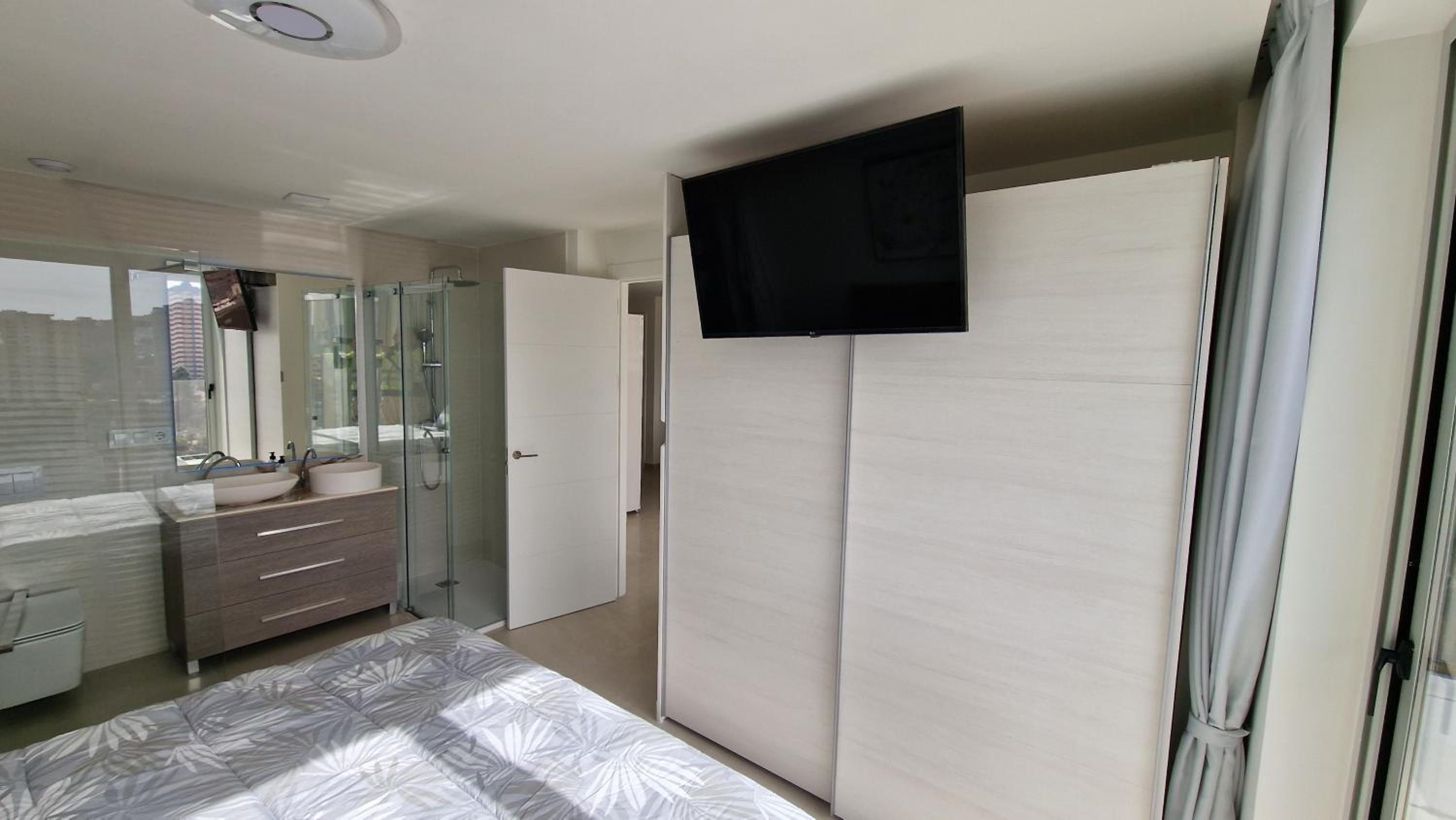 Apartment - Split Level - Photo 1