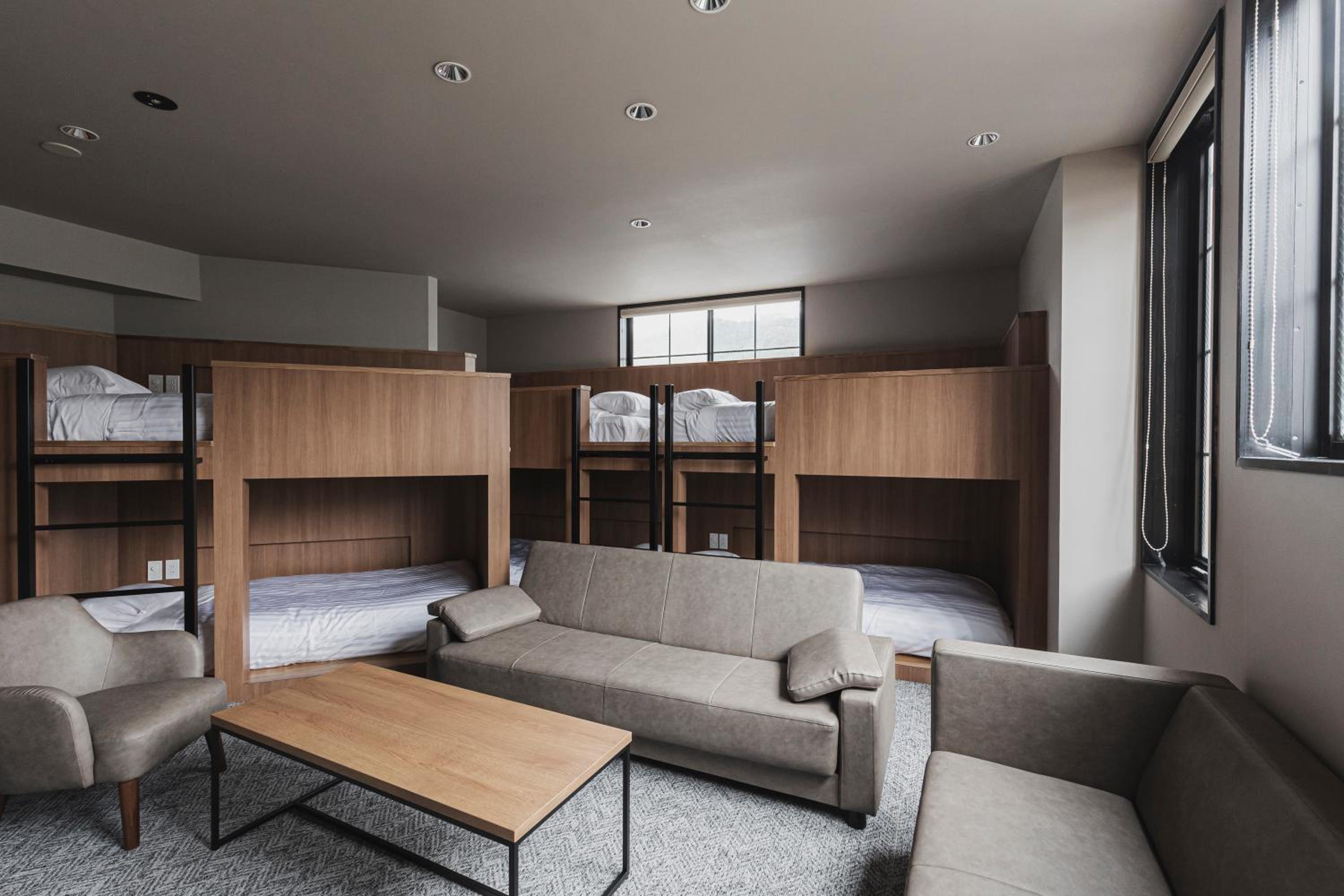 Suite 6 beds (Non-Smoking) photo 1