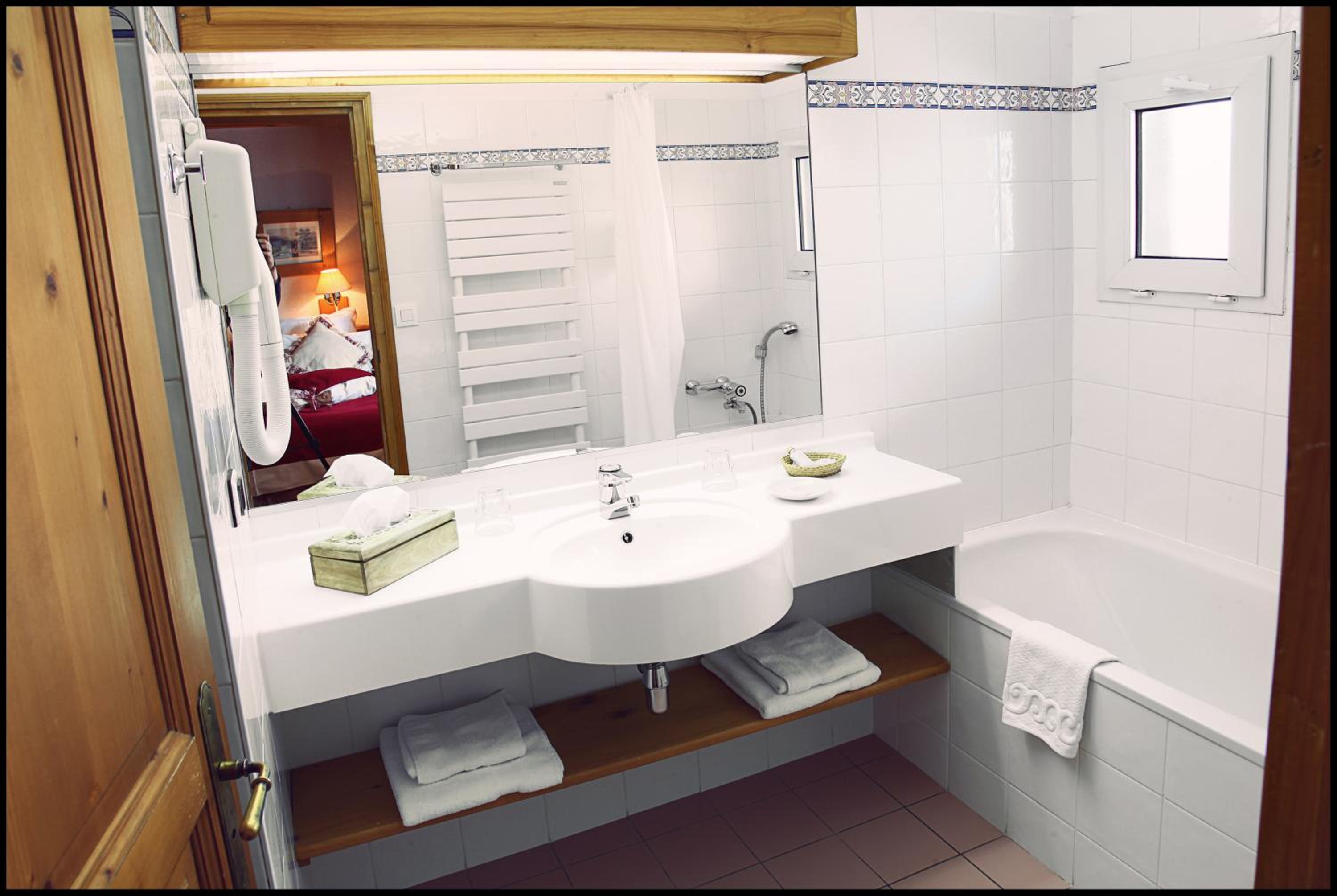 Classic Double Room (2 adults) photo 2