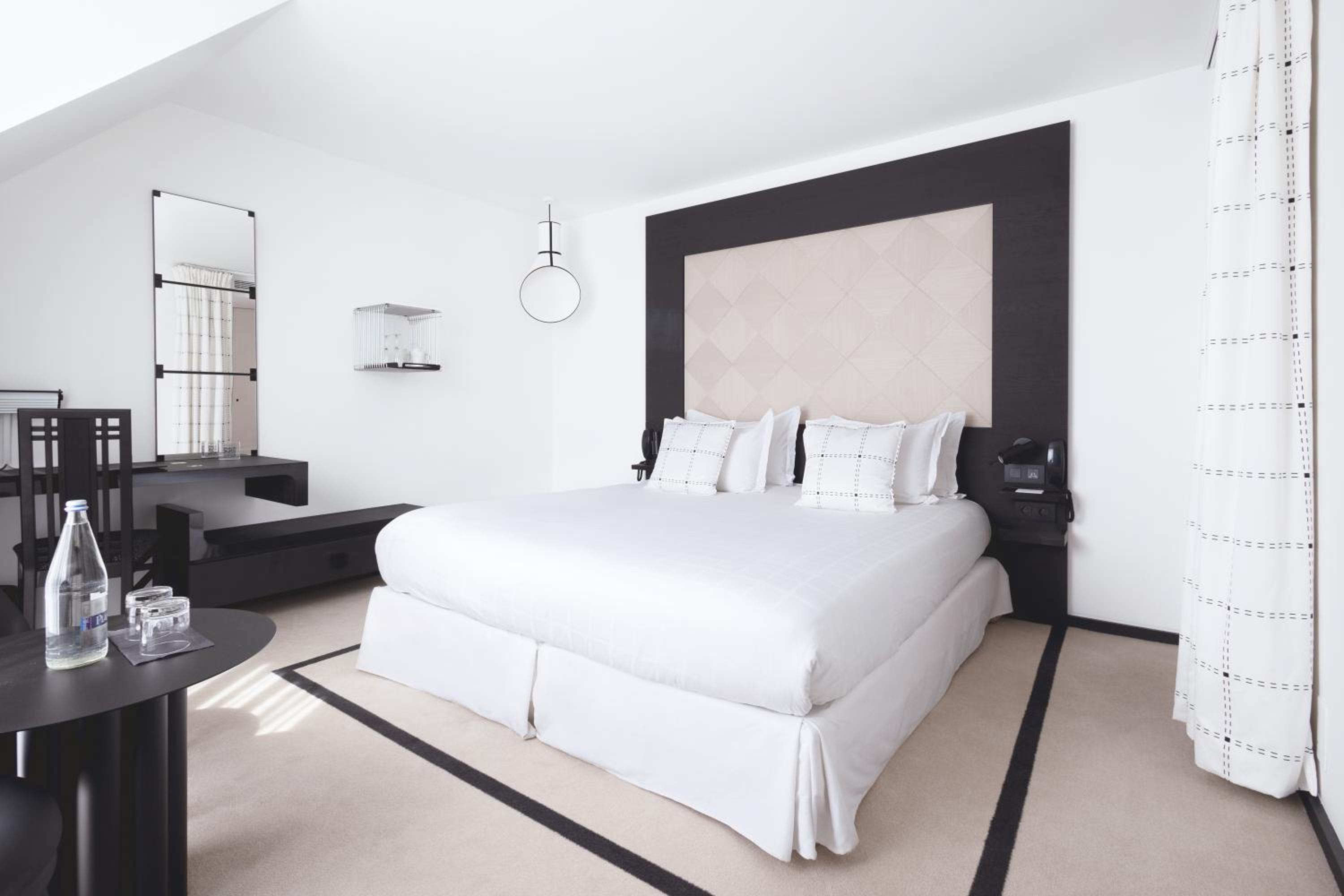 Double Room with Garden View - Photo 3