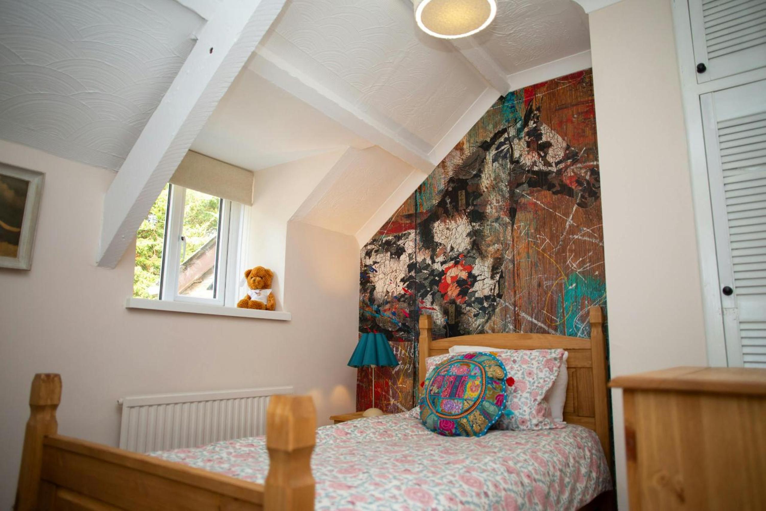Three-Bedroom House photo 2