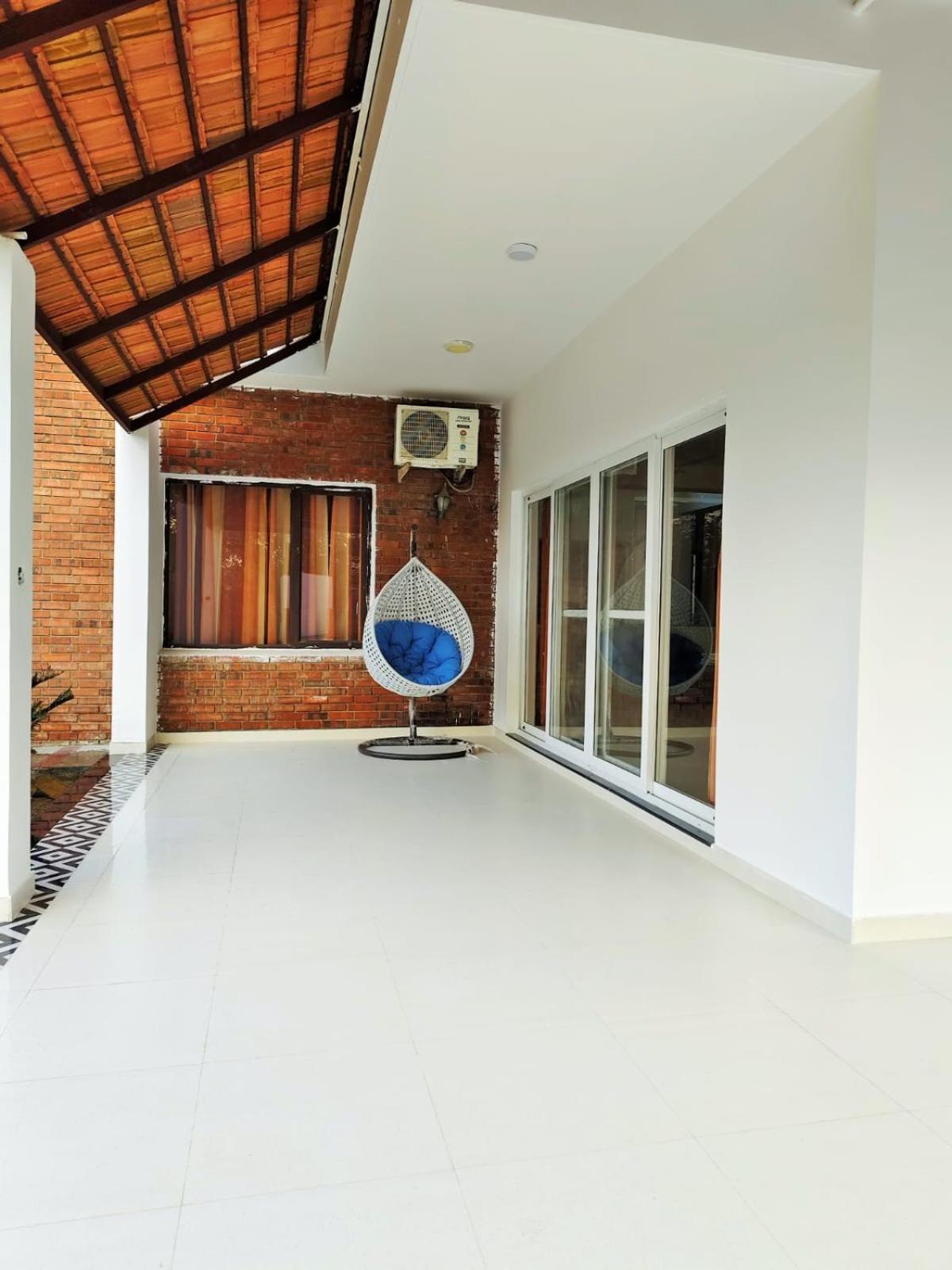 Villa photo 2