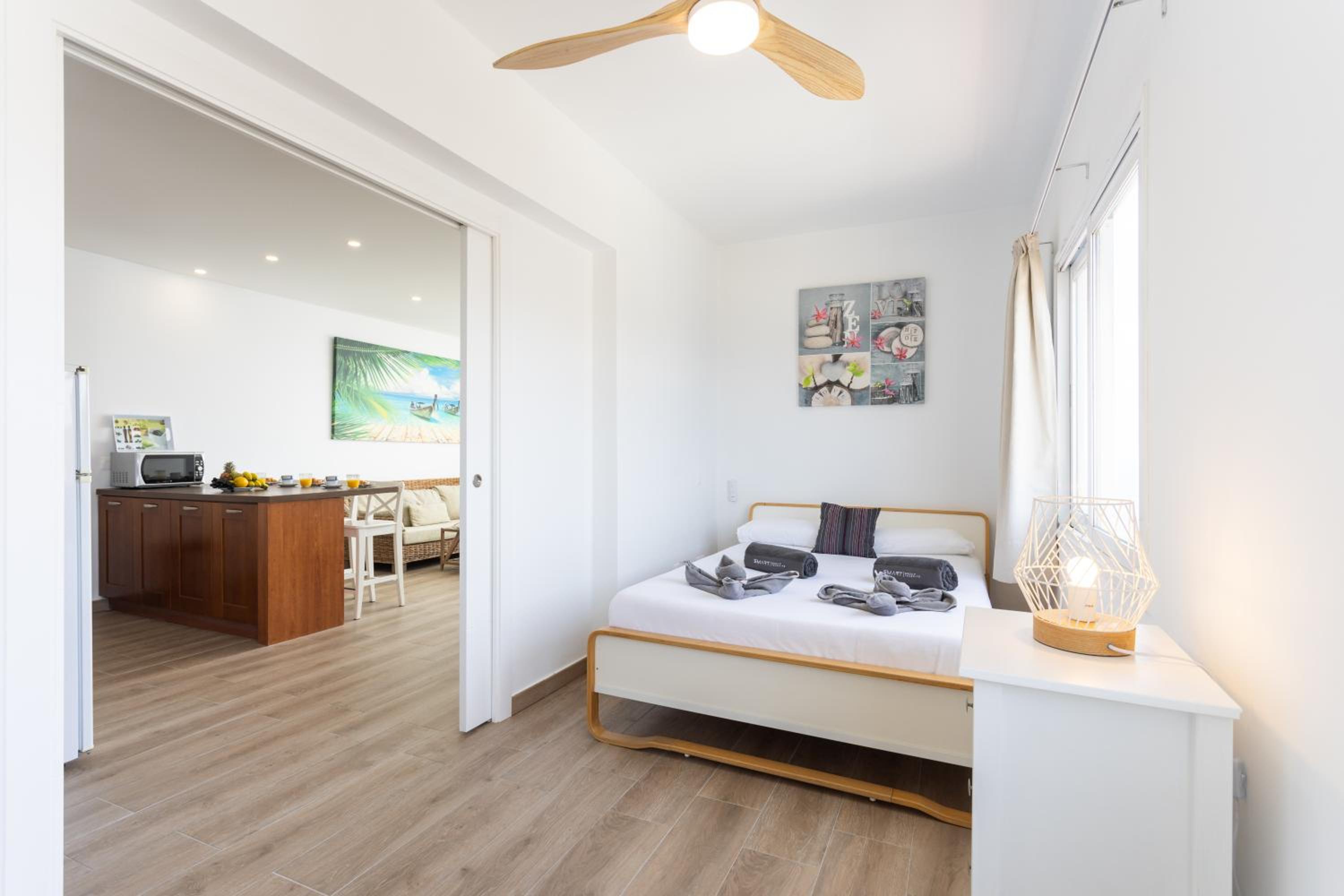 Apartment with Sea View - Photo 6