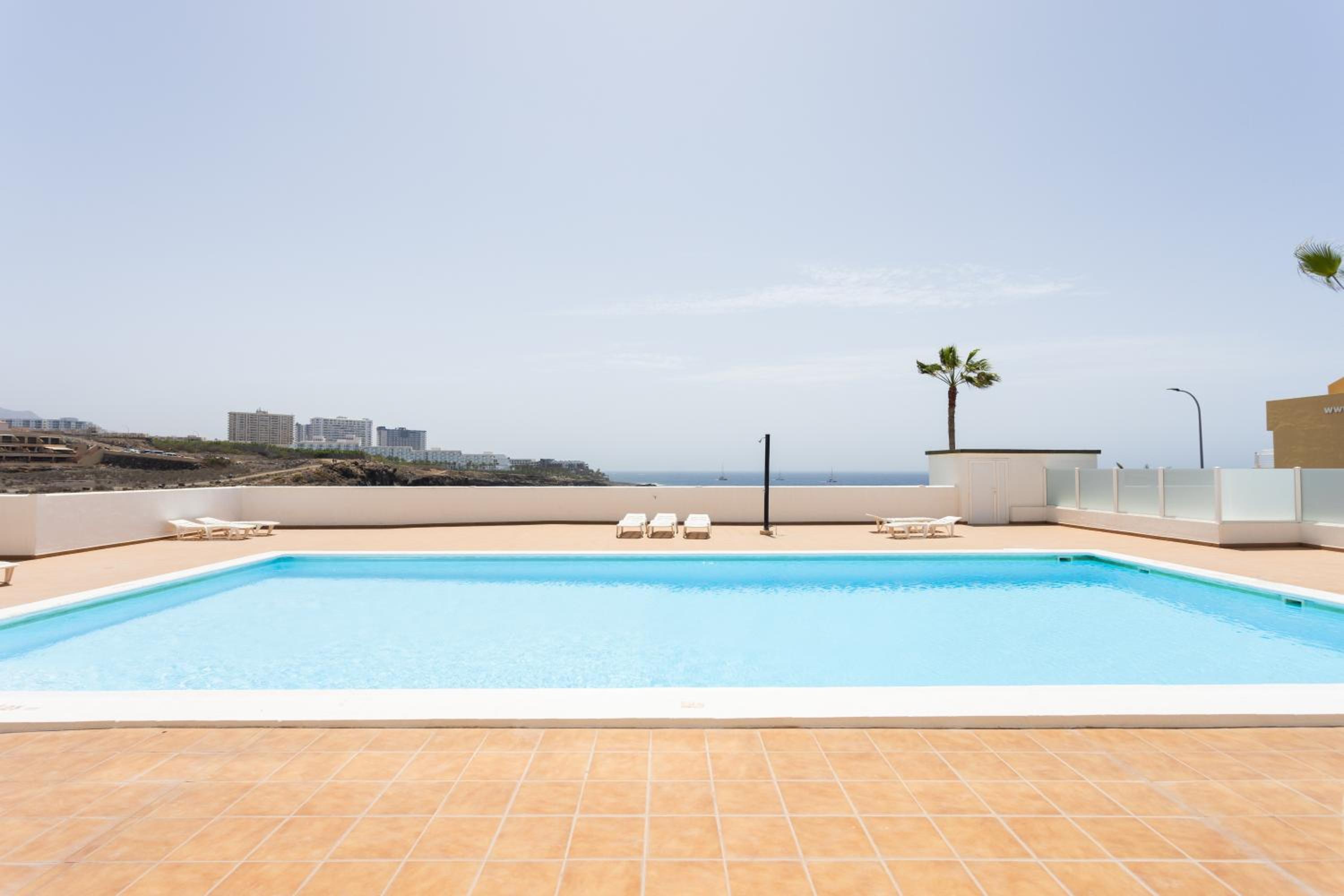 Apartment with Sea View - Photo 12