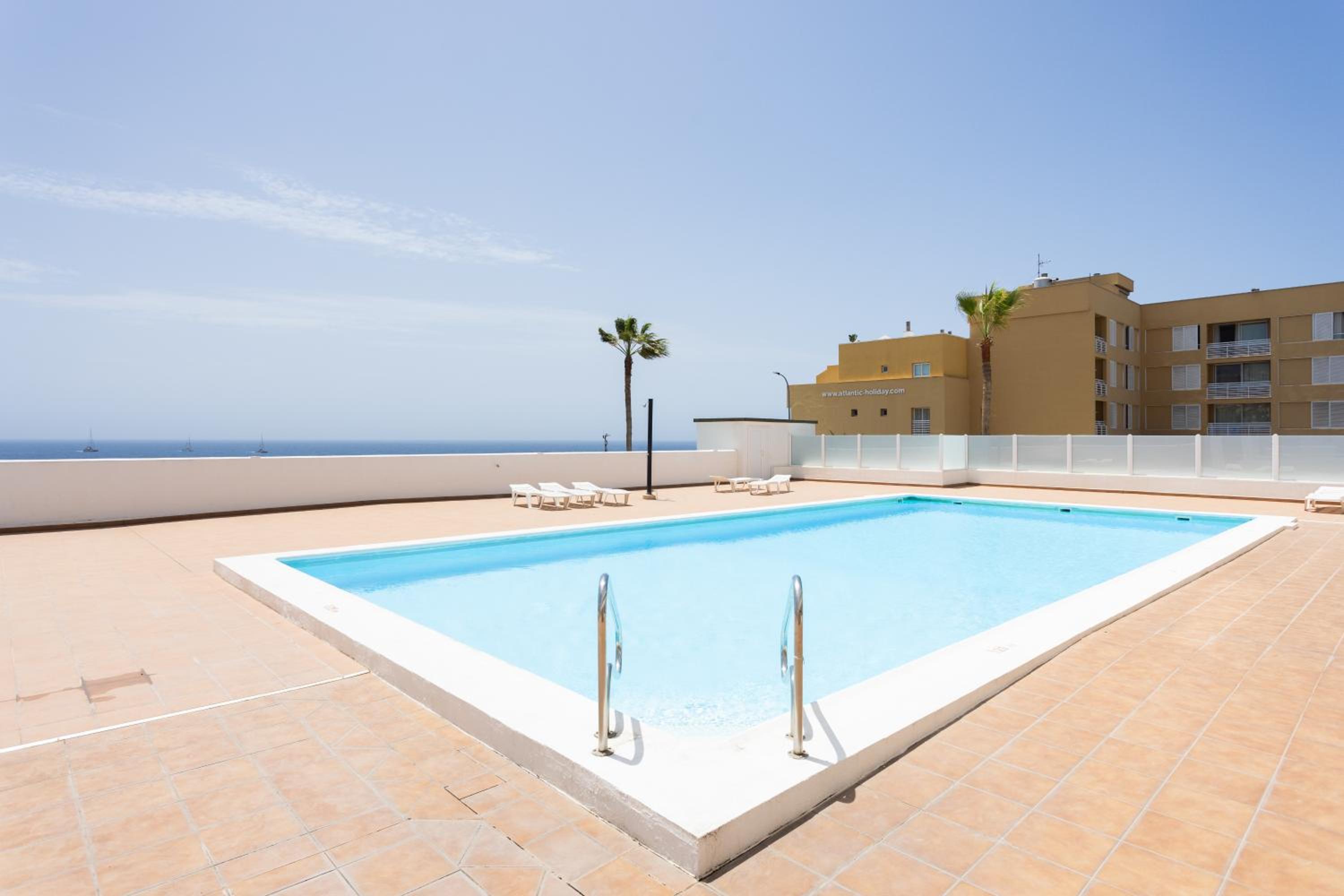 Apartment with Sea View - Photo 15