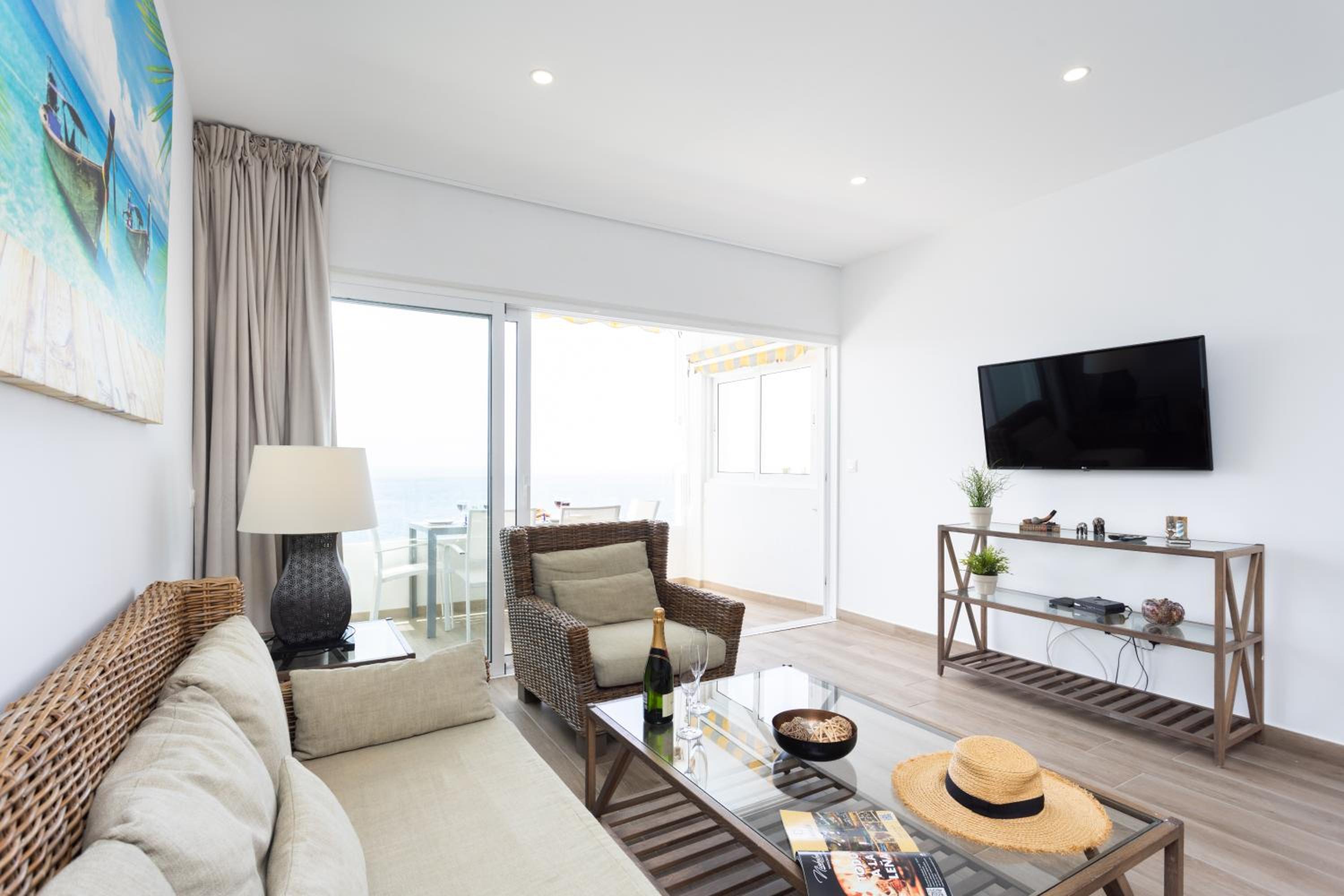 Apartment with Sea View - Photo 16