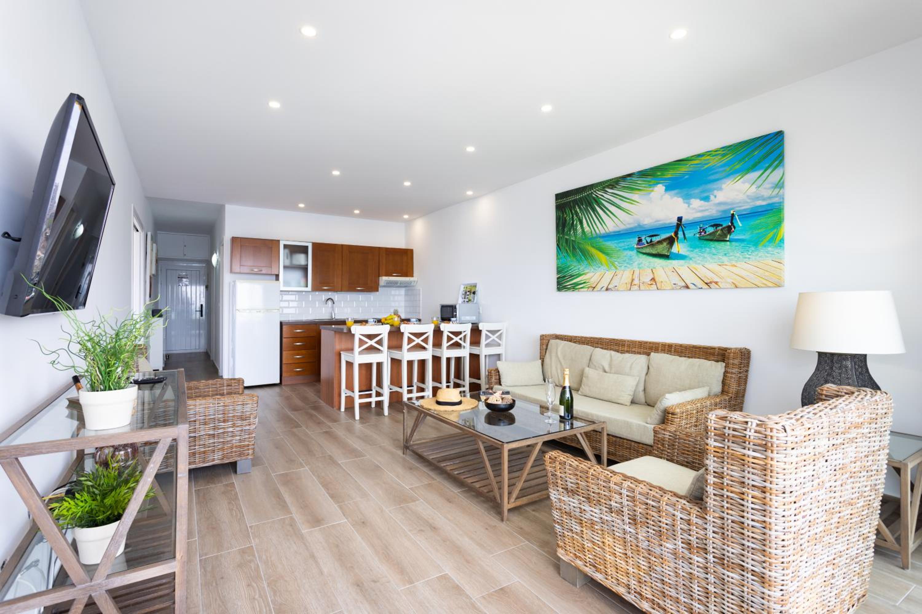 Apartment with Sea View - Photo 17