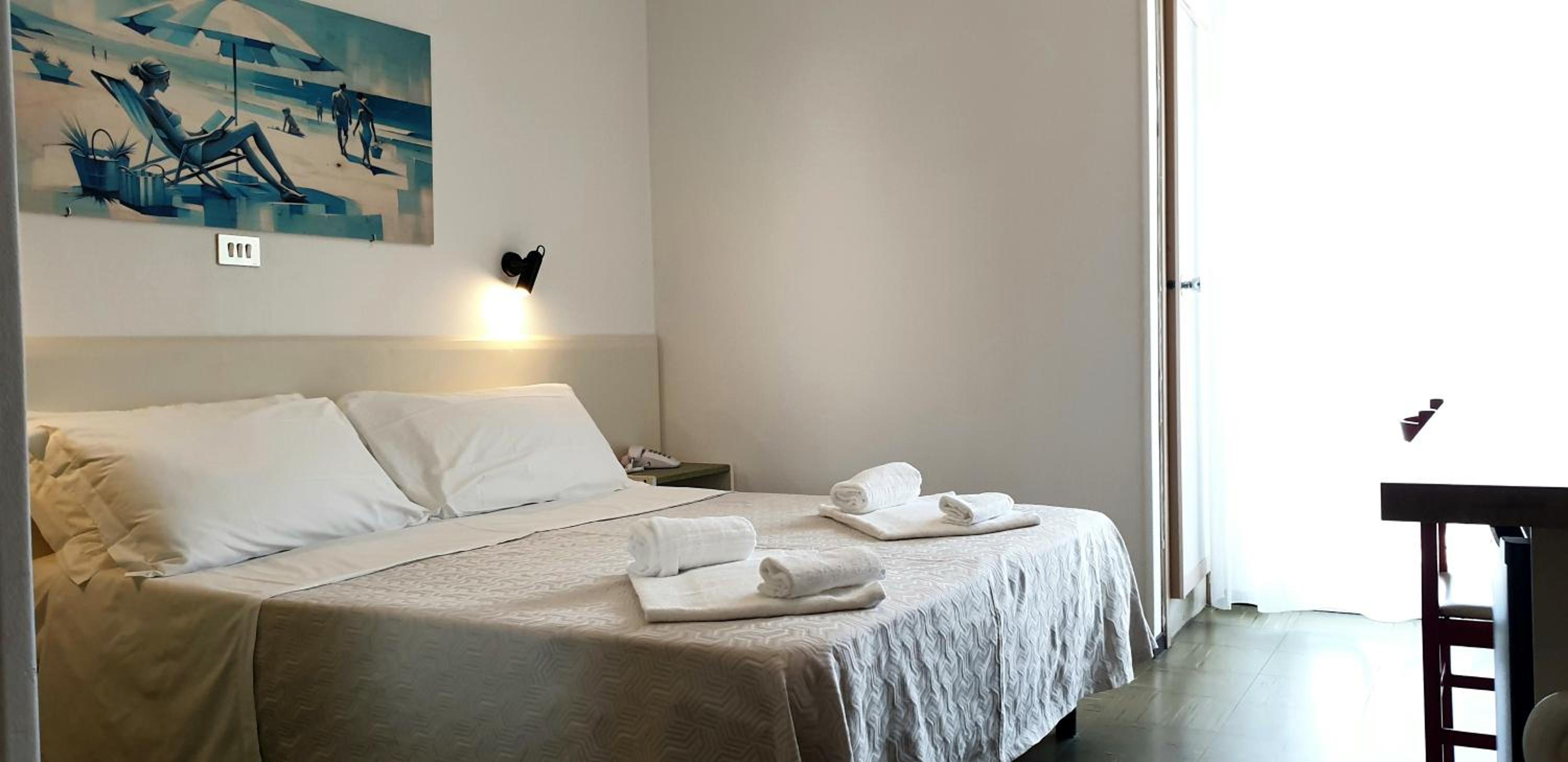 Double Room with Balcony and  Side Sea View photo 1