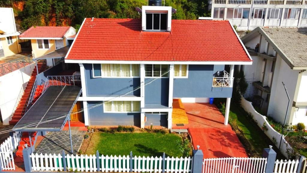 Three-Bedroom Villa - Photo 3