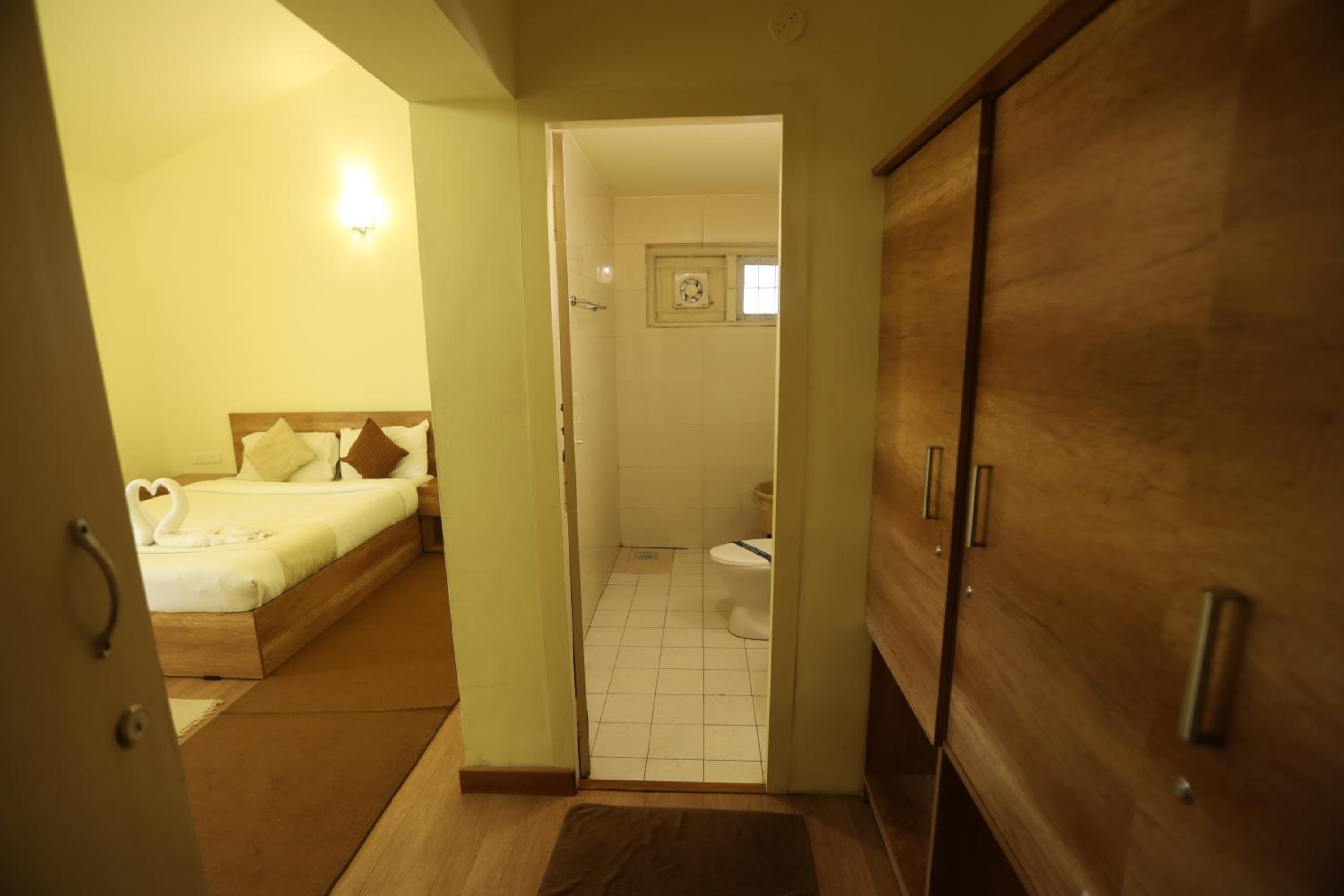 Three-Bedroom Villa - Photo 9