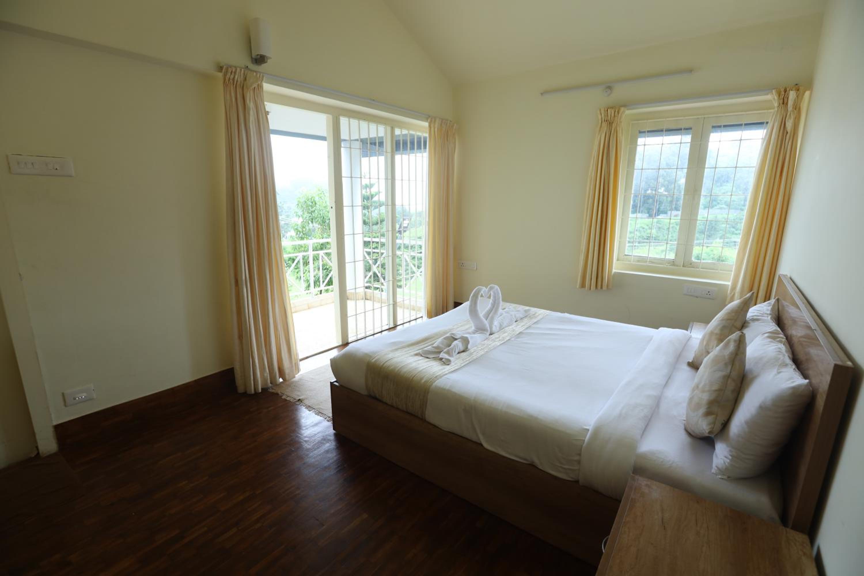 Three-Bedroom Villa - Photo 7