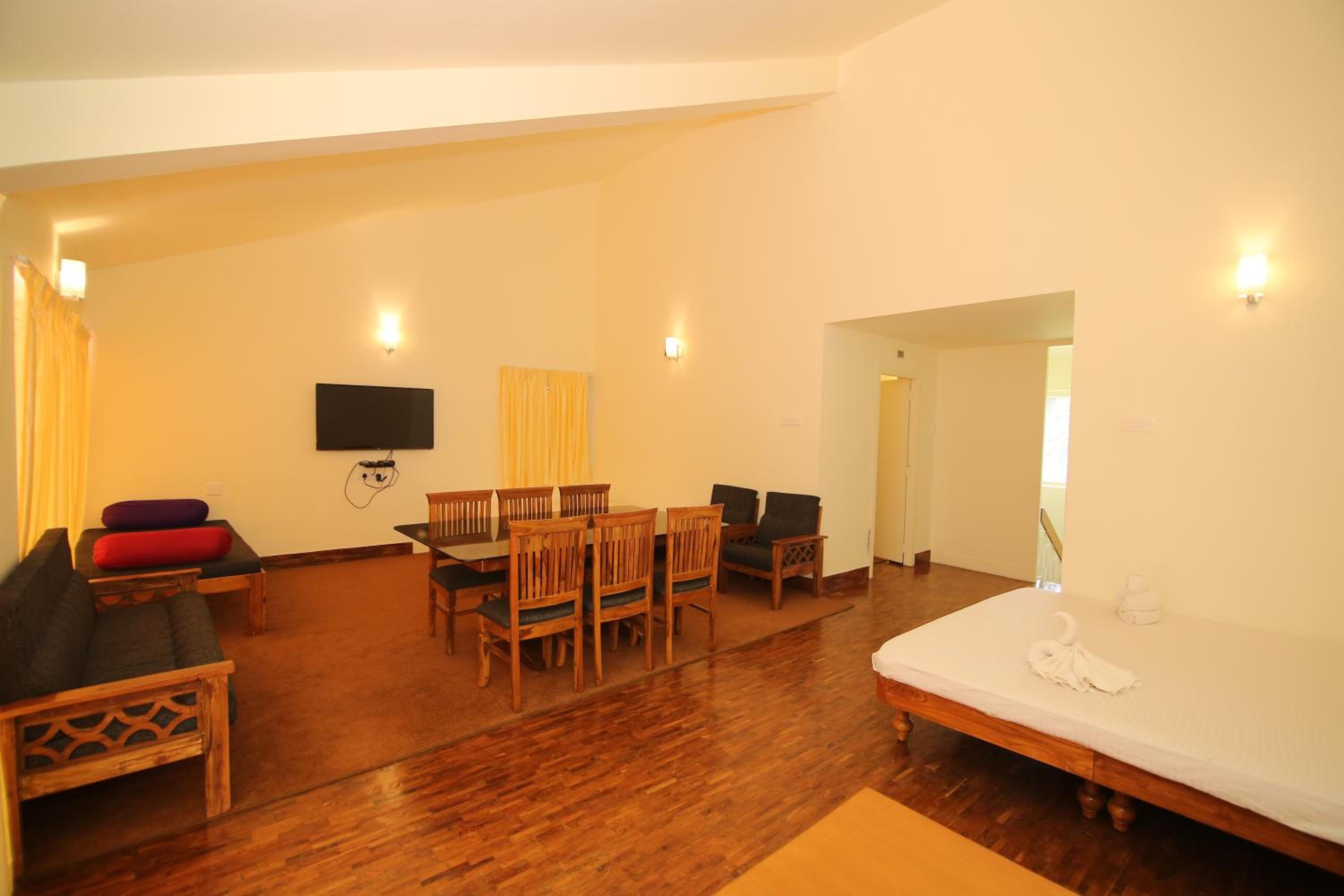 Three-Bedroom Villa - Photo 11