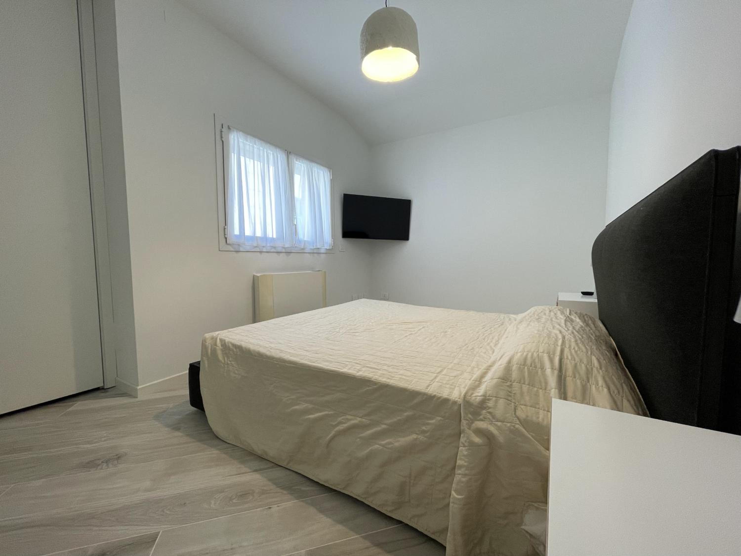 Three-Bedroom Deluxe Apartment