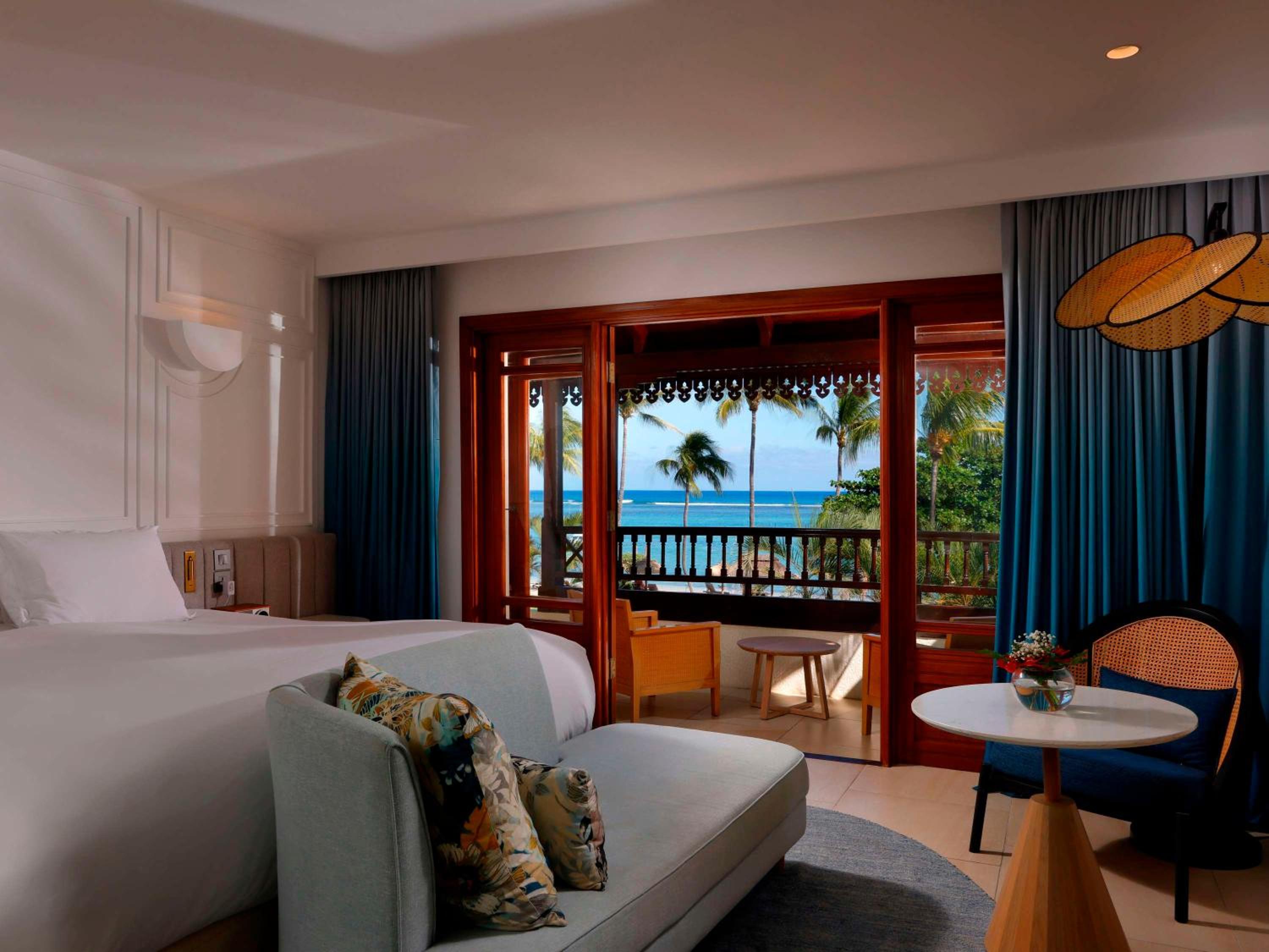 MAGNIFIQUE ROOM, King Bed, ocean view, balcony or terrace