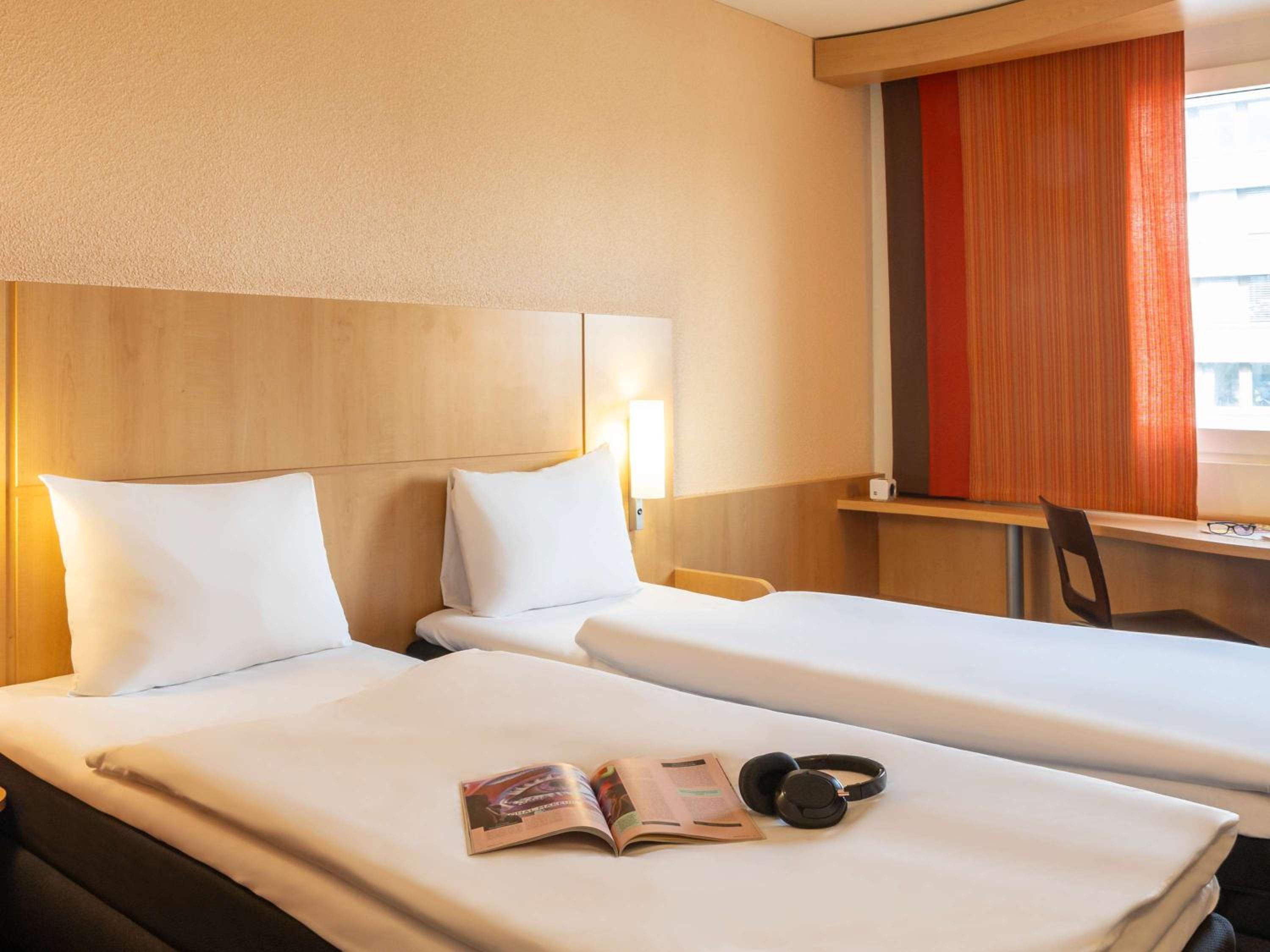 Standard Twin Room - Photo 1