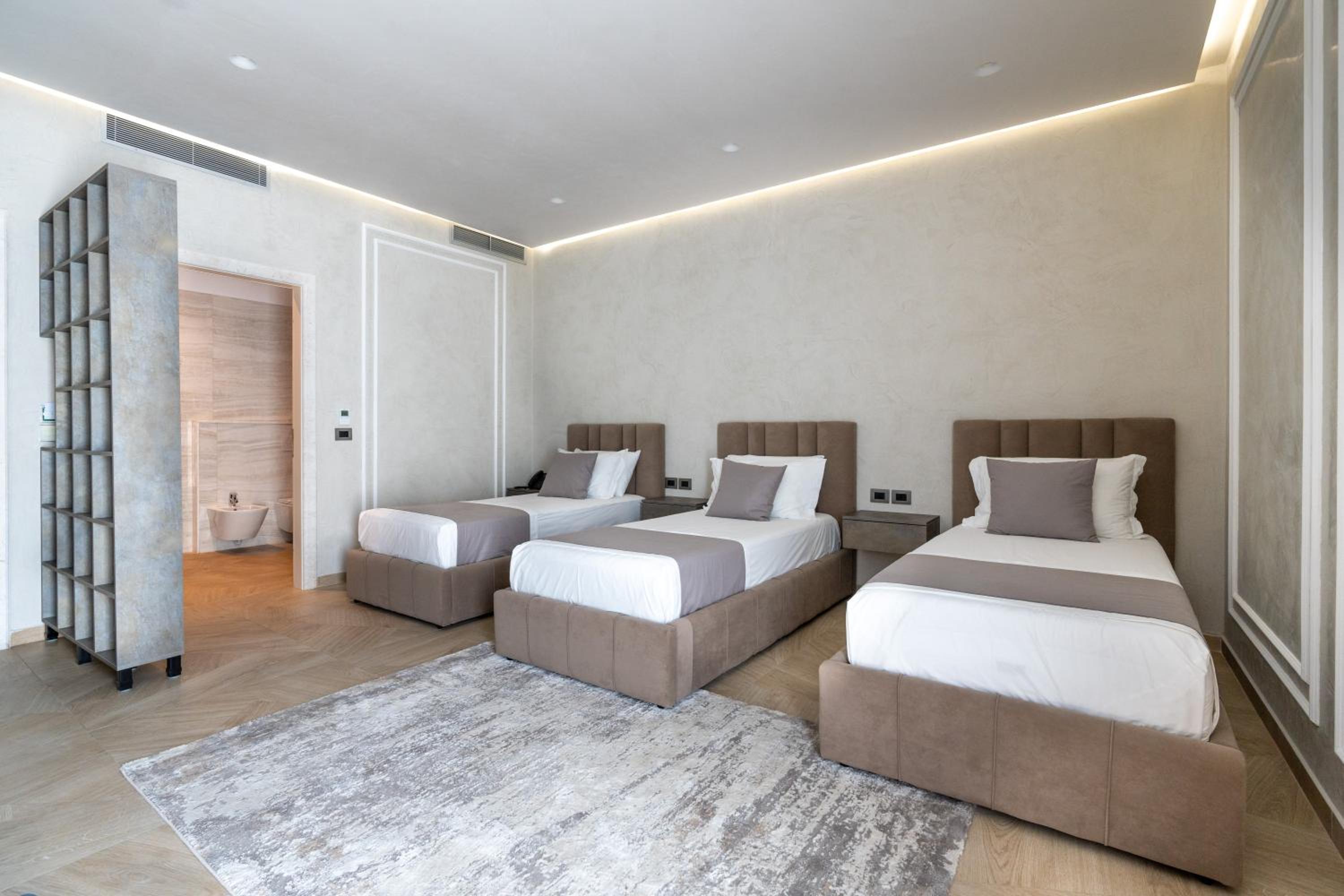 Deluxe Triple Room photo 3