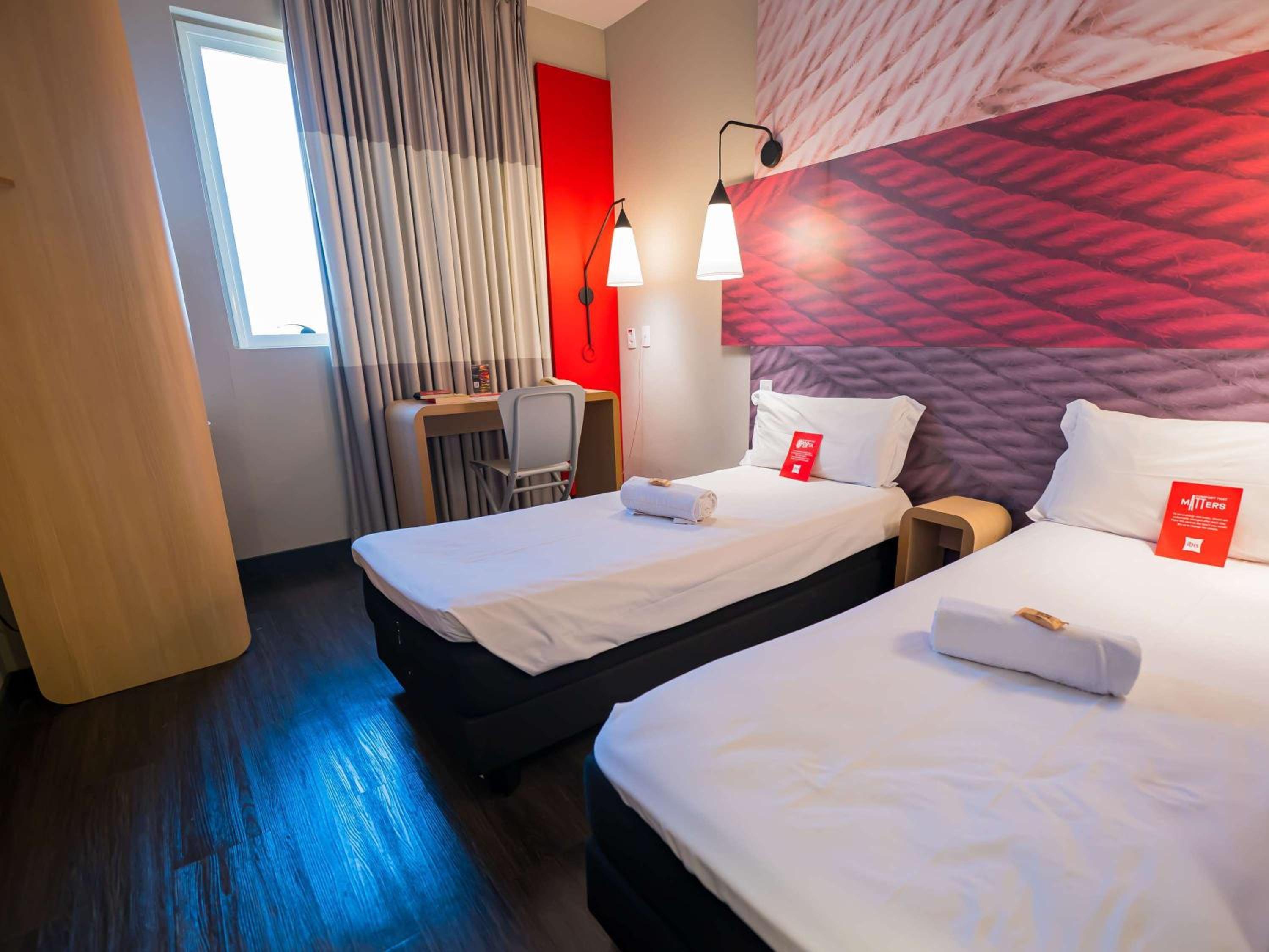 Accessible Twin Room photo 1