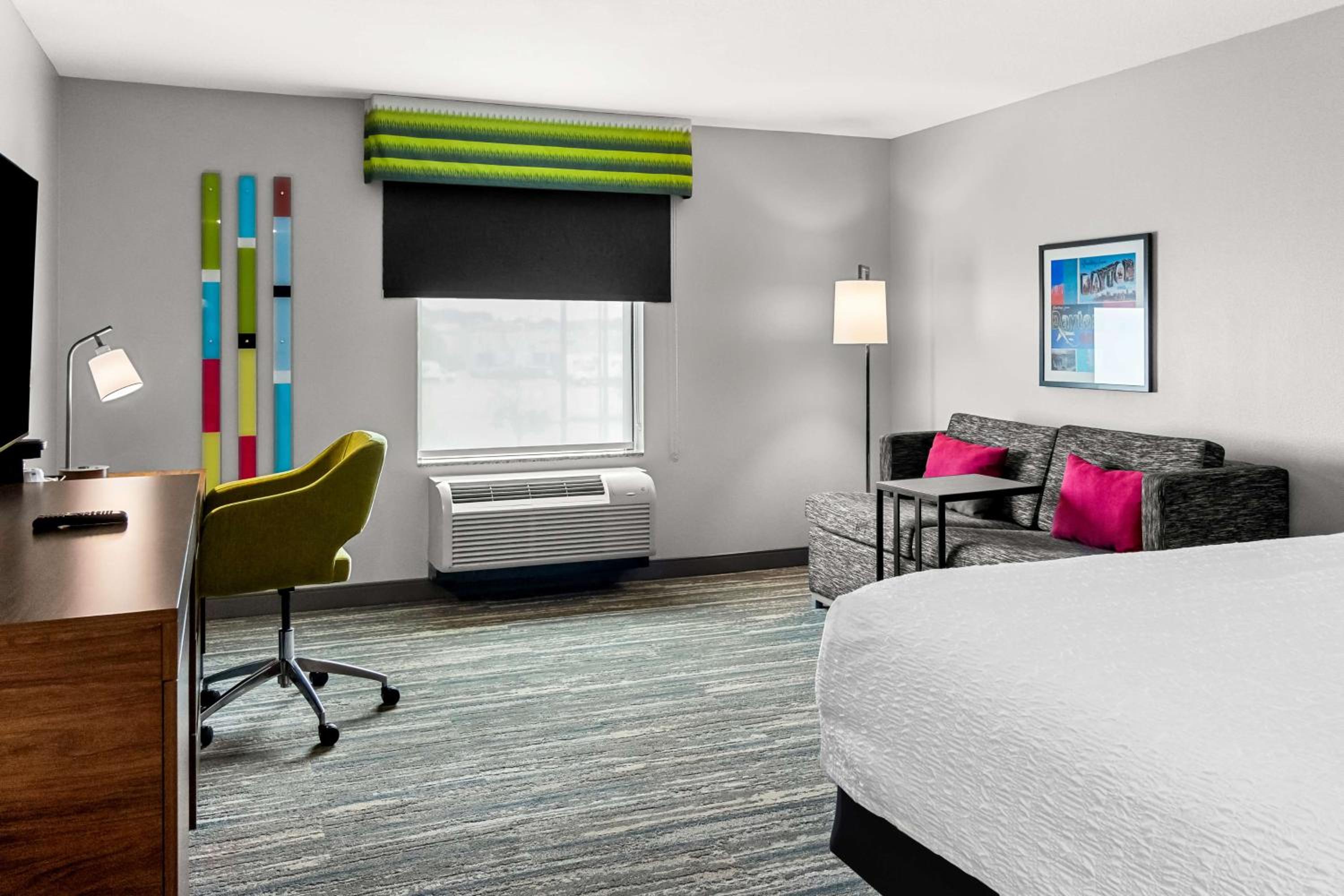 King Room with Sofa Bed - Photo 1