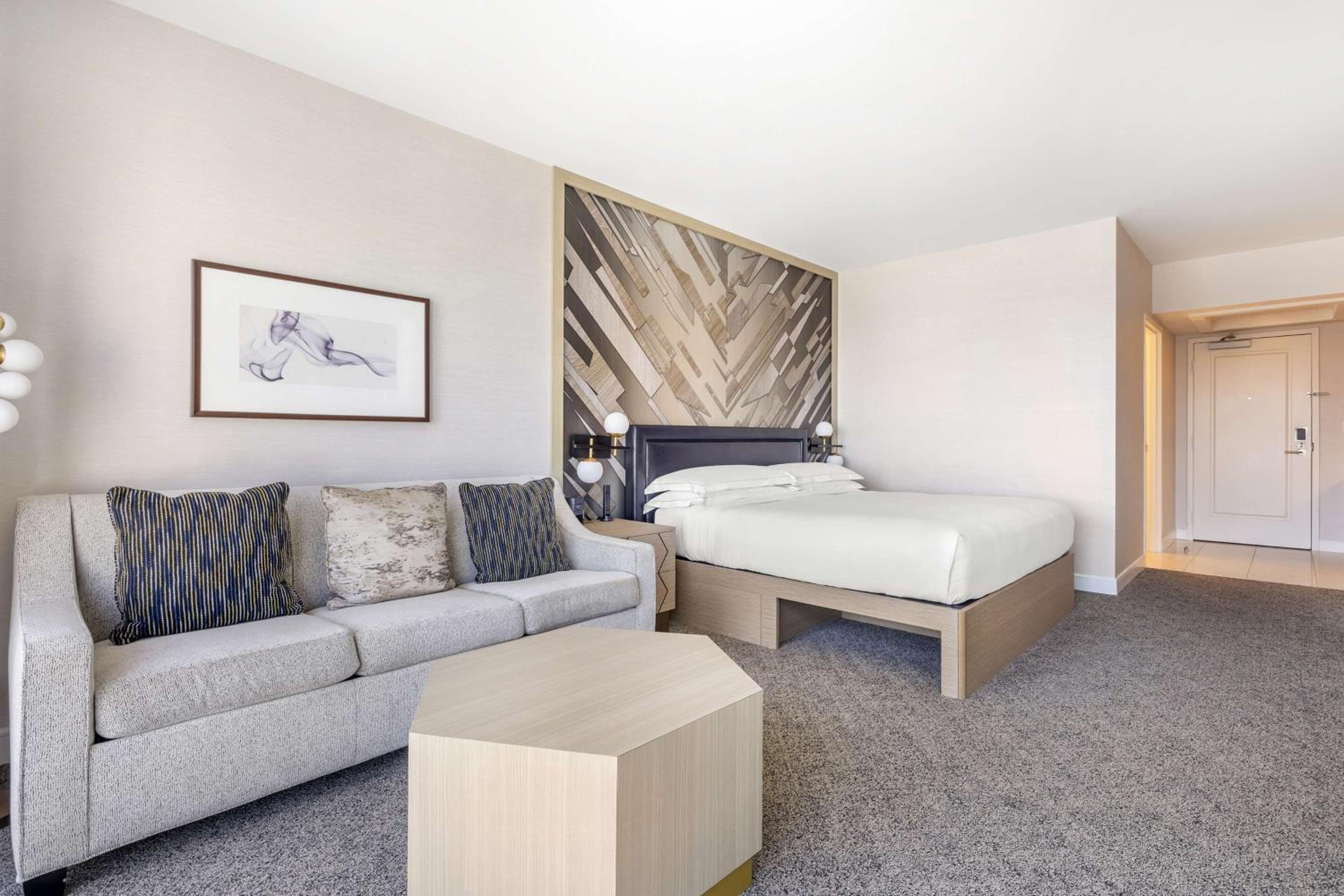 King Studio with Sofa Bed