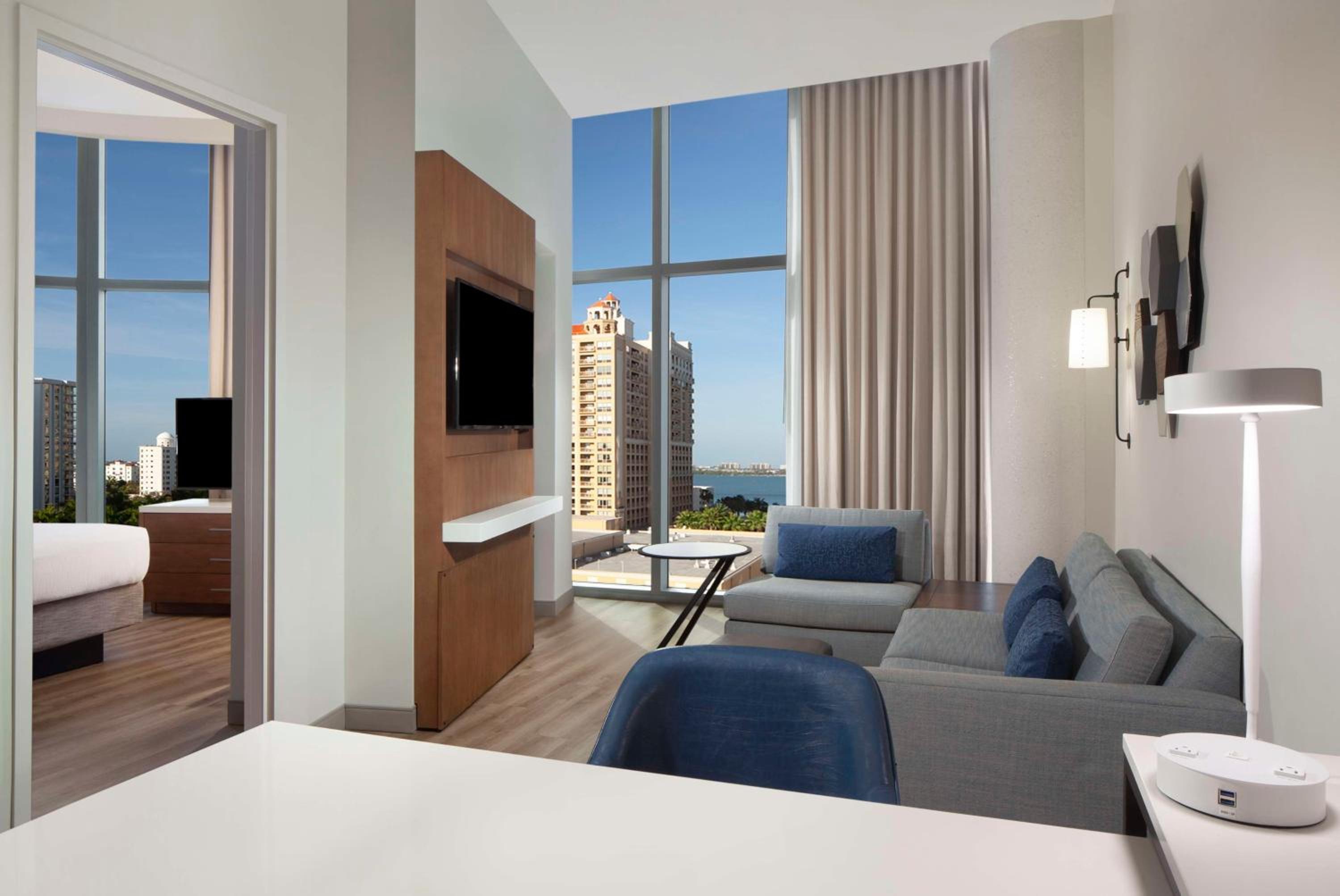 Two Room Corner Suite with Bay View