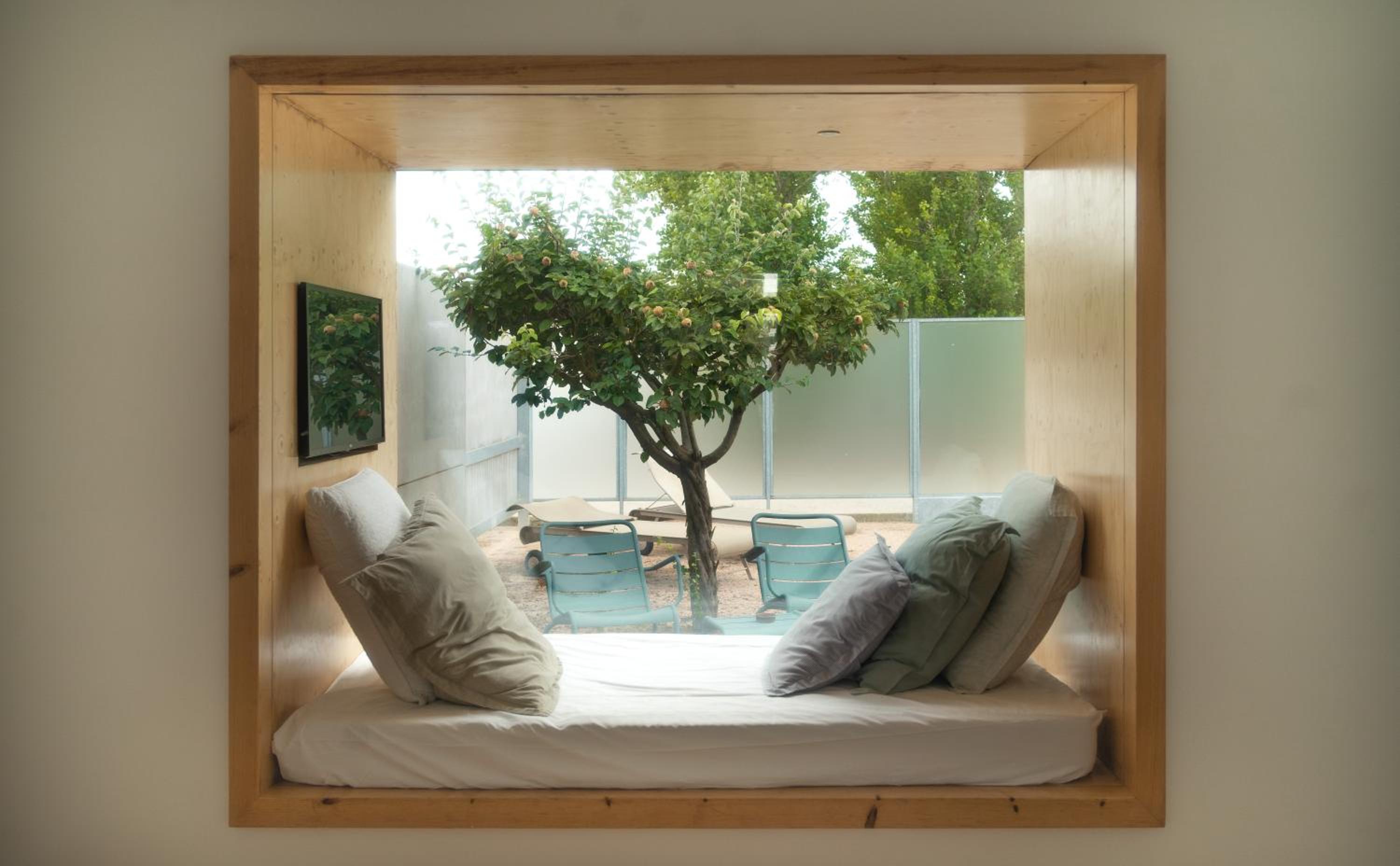 Cubo con bañera exterior y patio privado - Photo 2