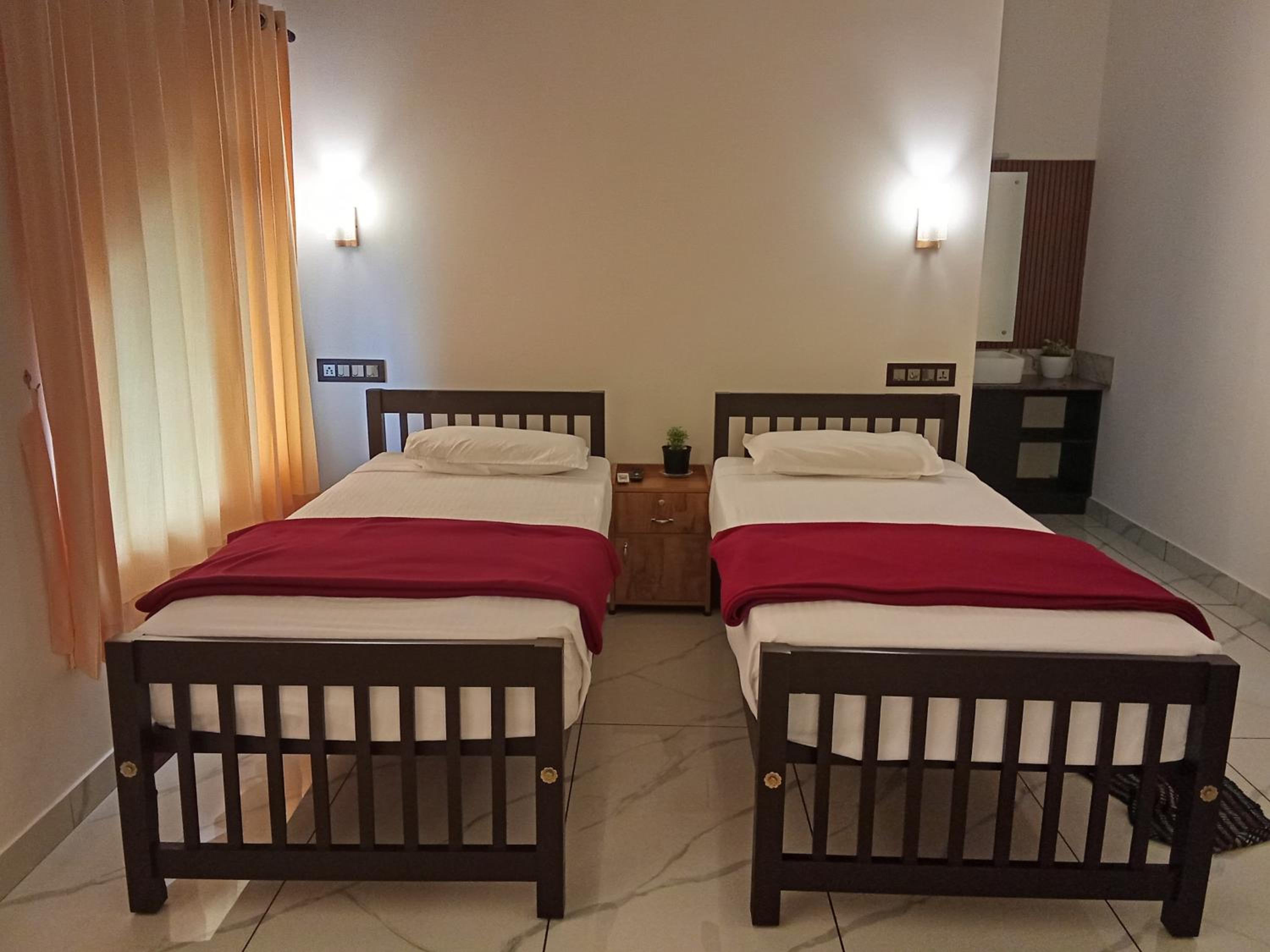 Deluxe Double Room with Side Sea View - Photo 3