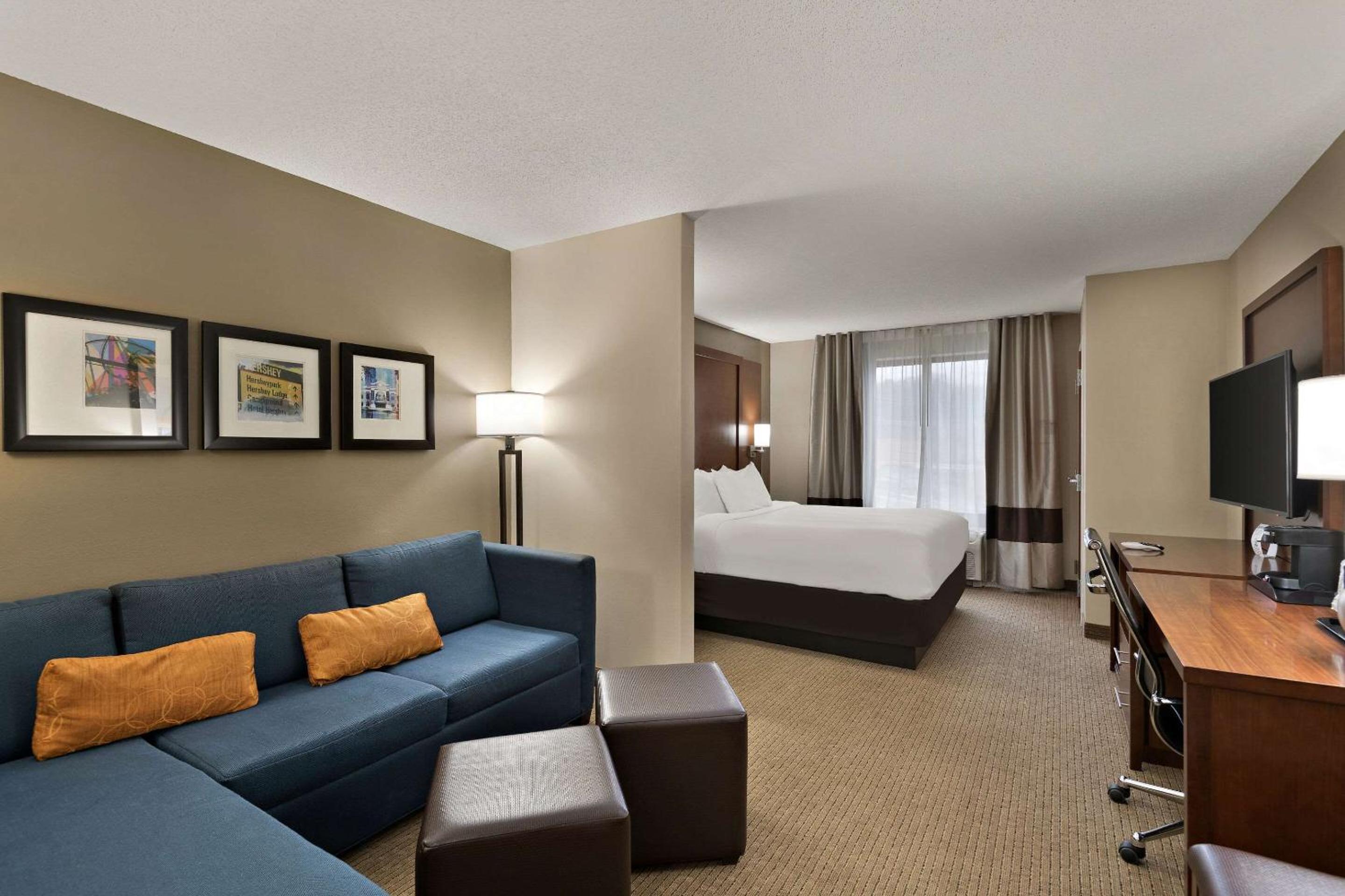 King Suite - Non-Smoking - Photo 1
