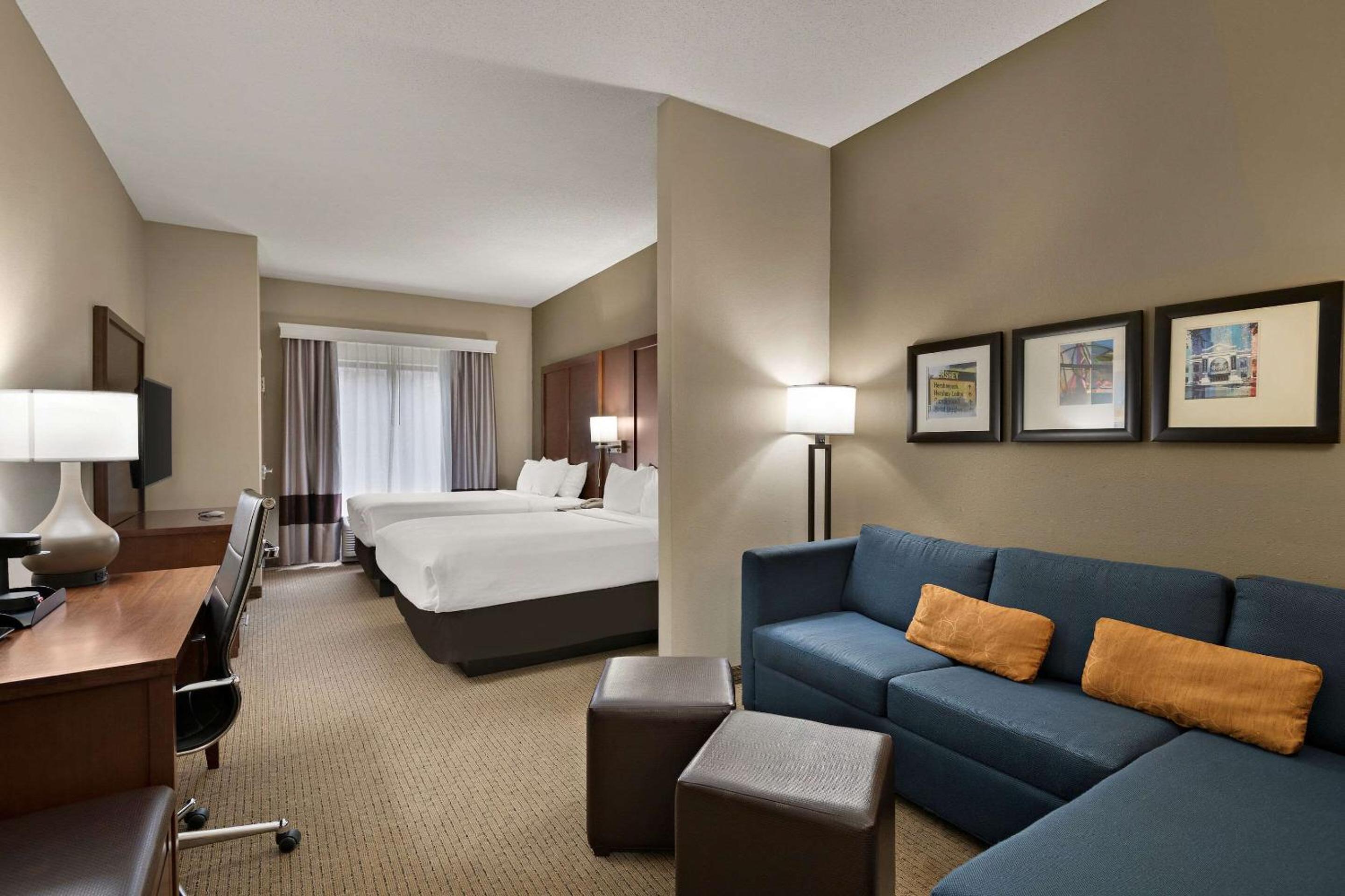 Queen Suite with 2 Queen Beds - Non-Smoking - Photo 8