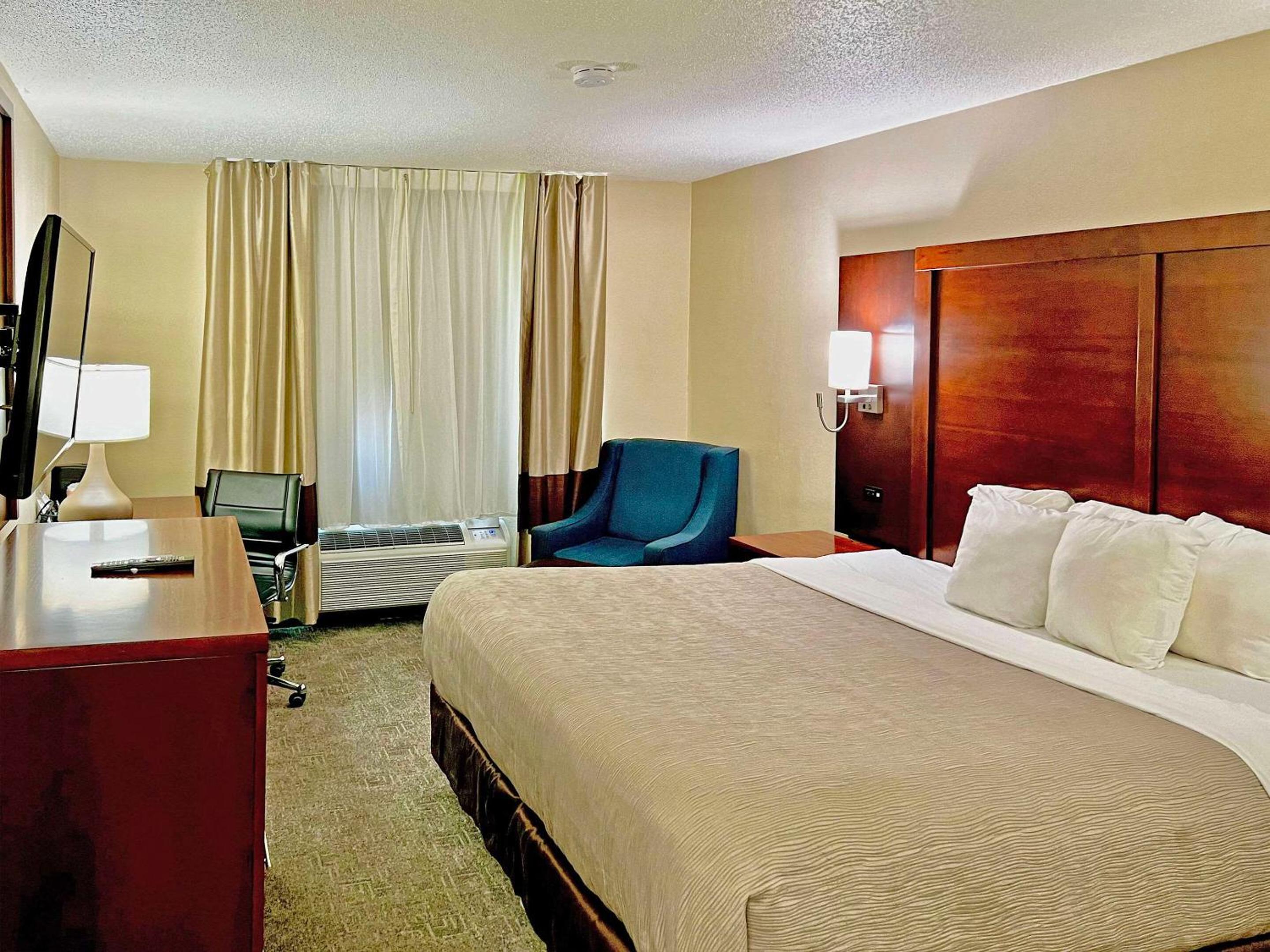 King Room - Non-Smoking - Photo 1