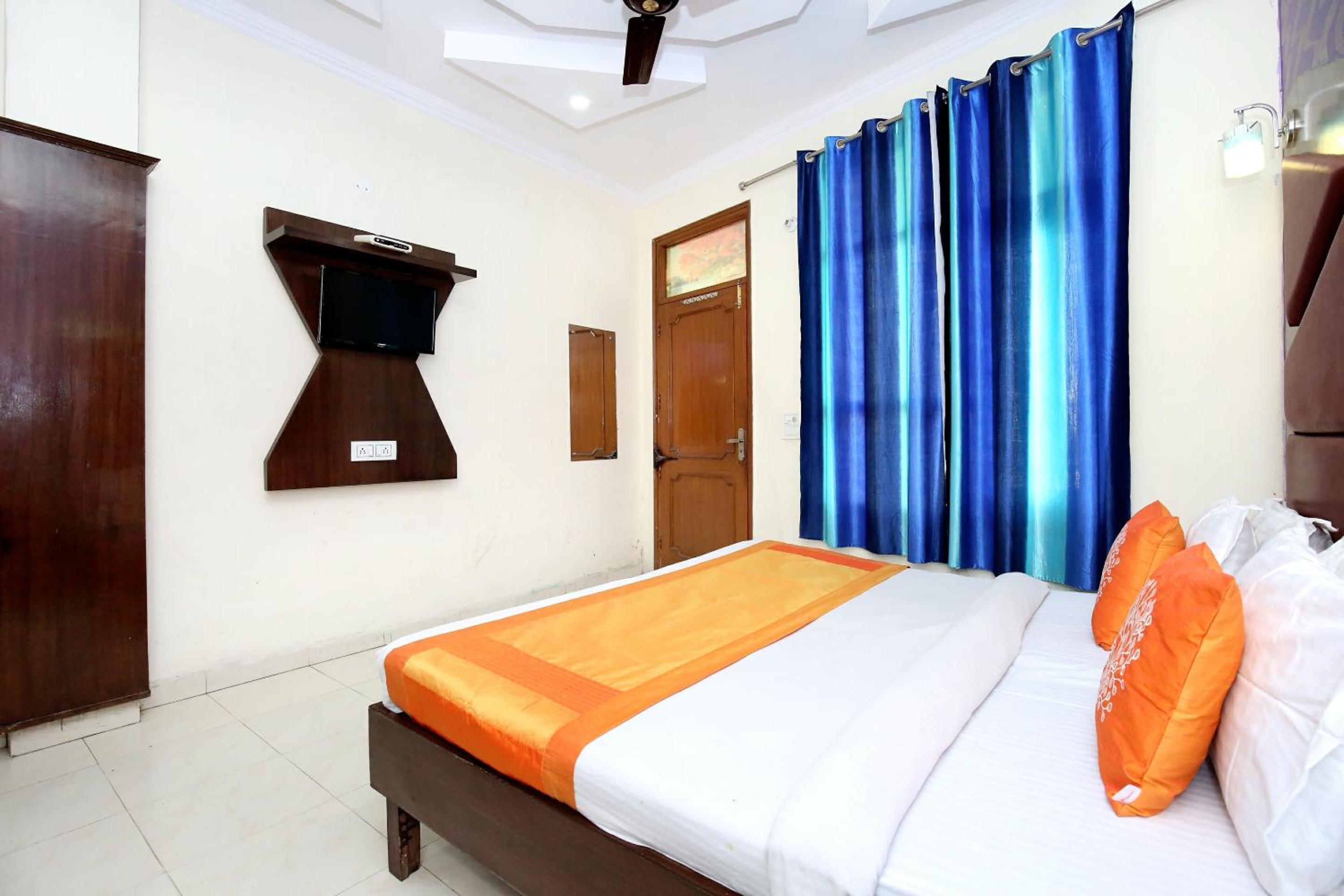 Classic Triple Room - Photo 9