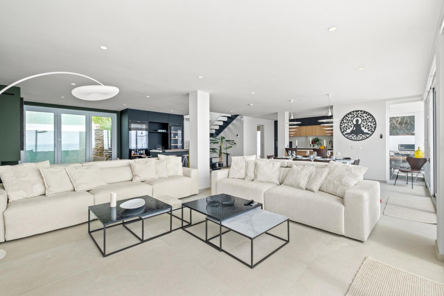 Villa photo 3